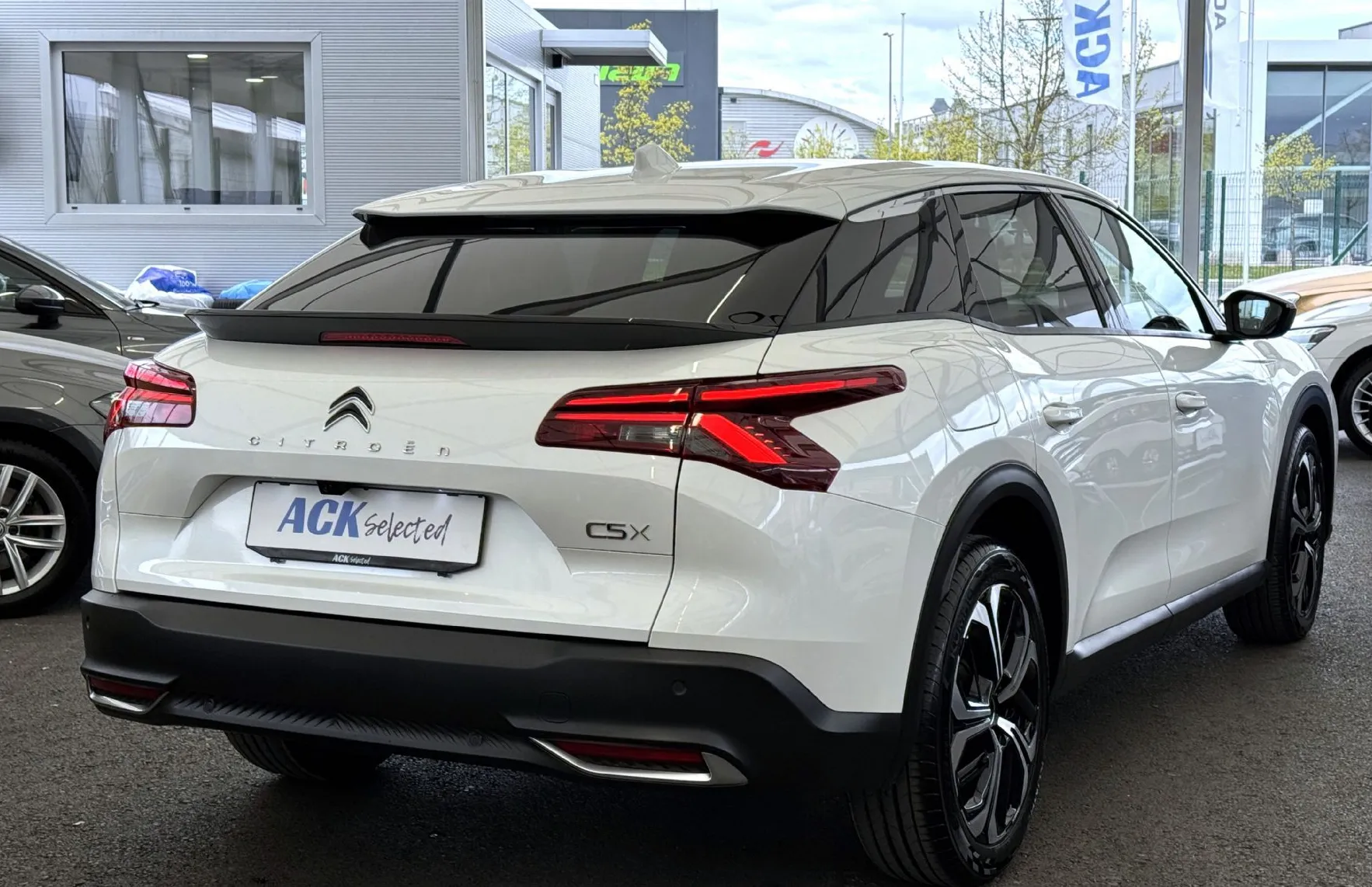 Zunanja slika - Citroën C5 X - Shine 1.6 AUT. SLO 1.Lastnik KAMERA-LED-USNJE - 5