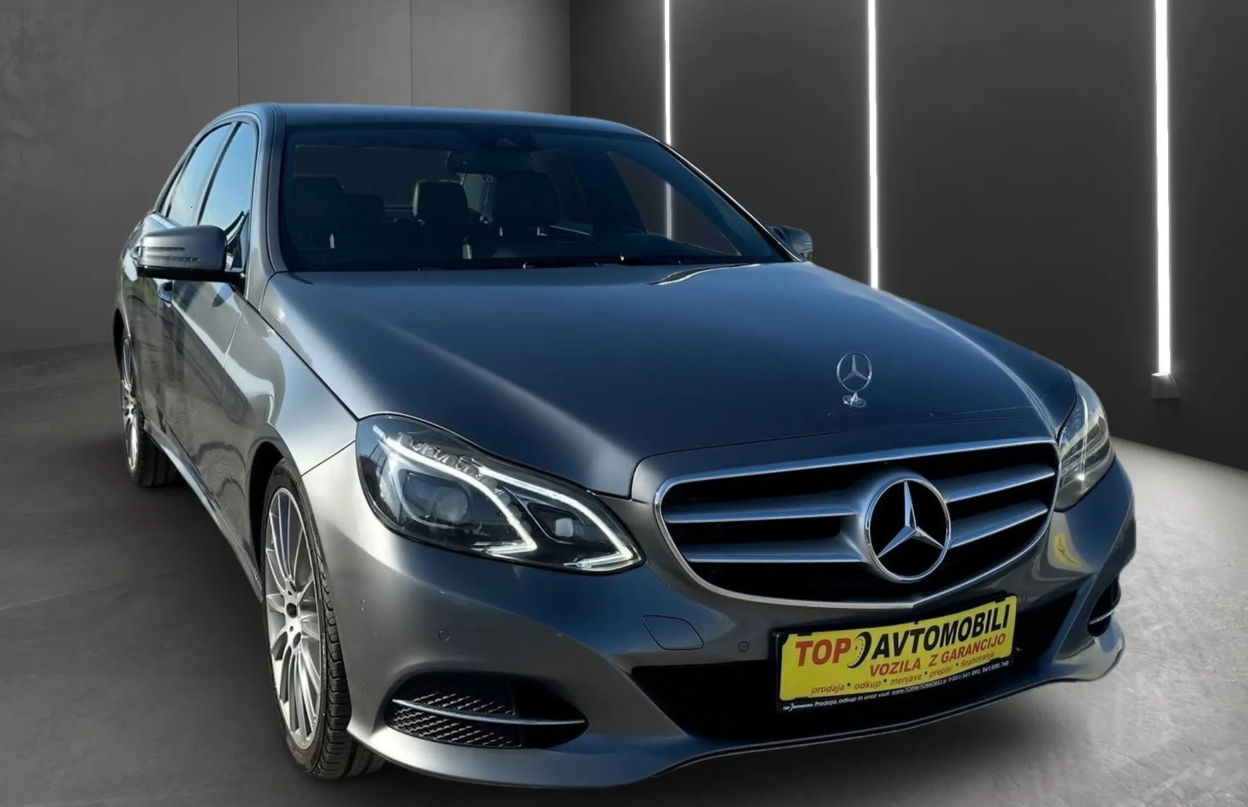 Zunanja slika - Mercedes-Benz E-Razred - 220 ELEGANCE XENON NAVI PDC KAMERA GRETJE SEDEŽEV - 10