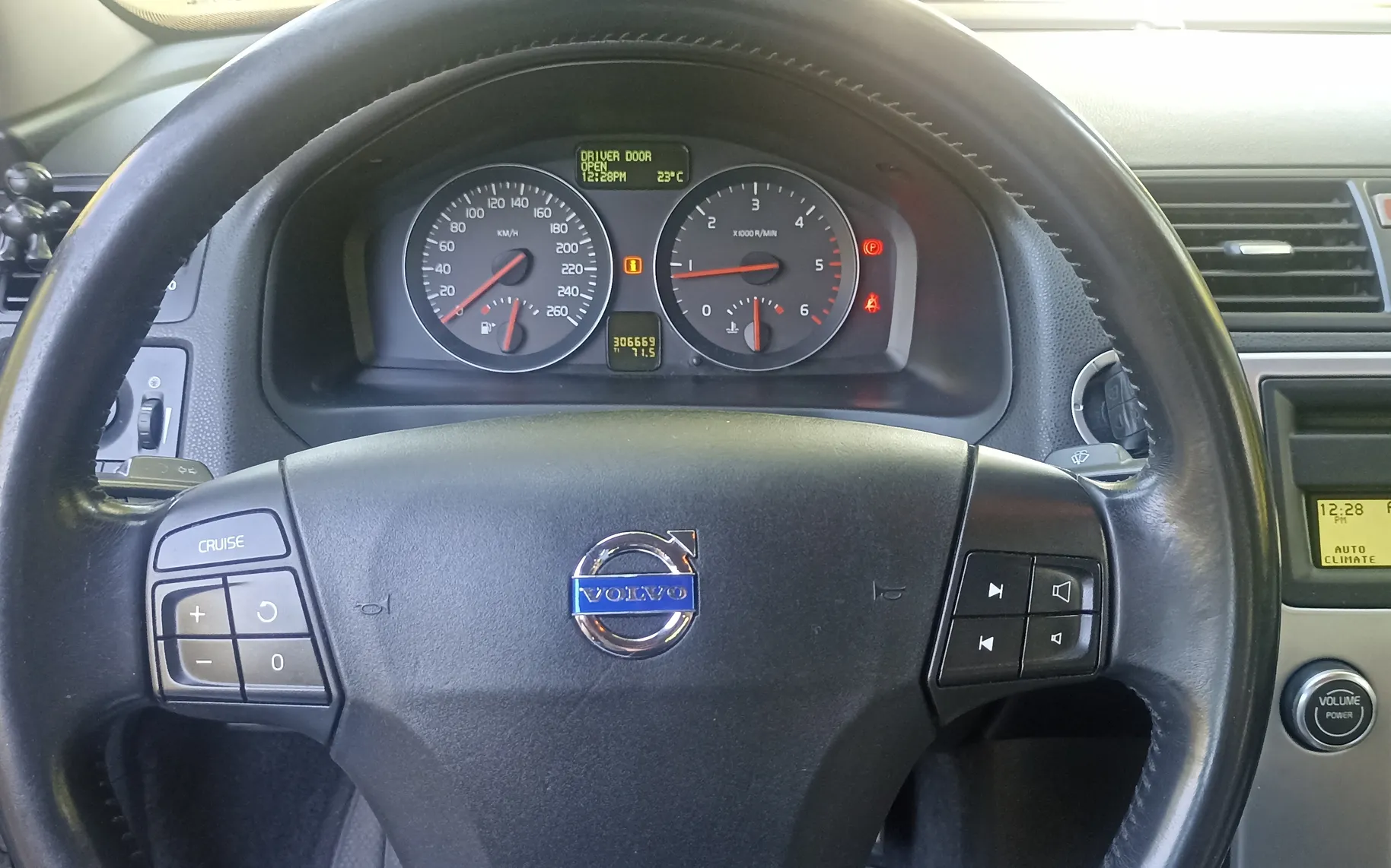 Notranja slika - Volvo S40 - 1,6 D - 10