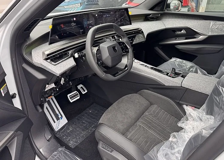 Zunanja slika - Peugeot 5008 - GT HIBRID 145 e-DCT - 6