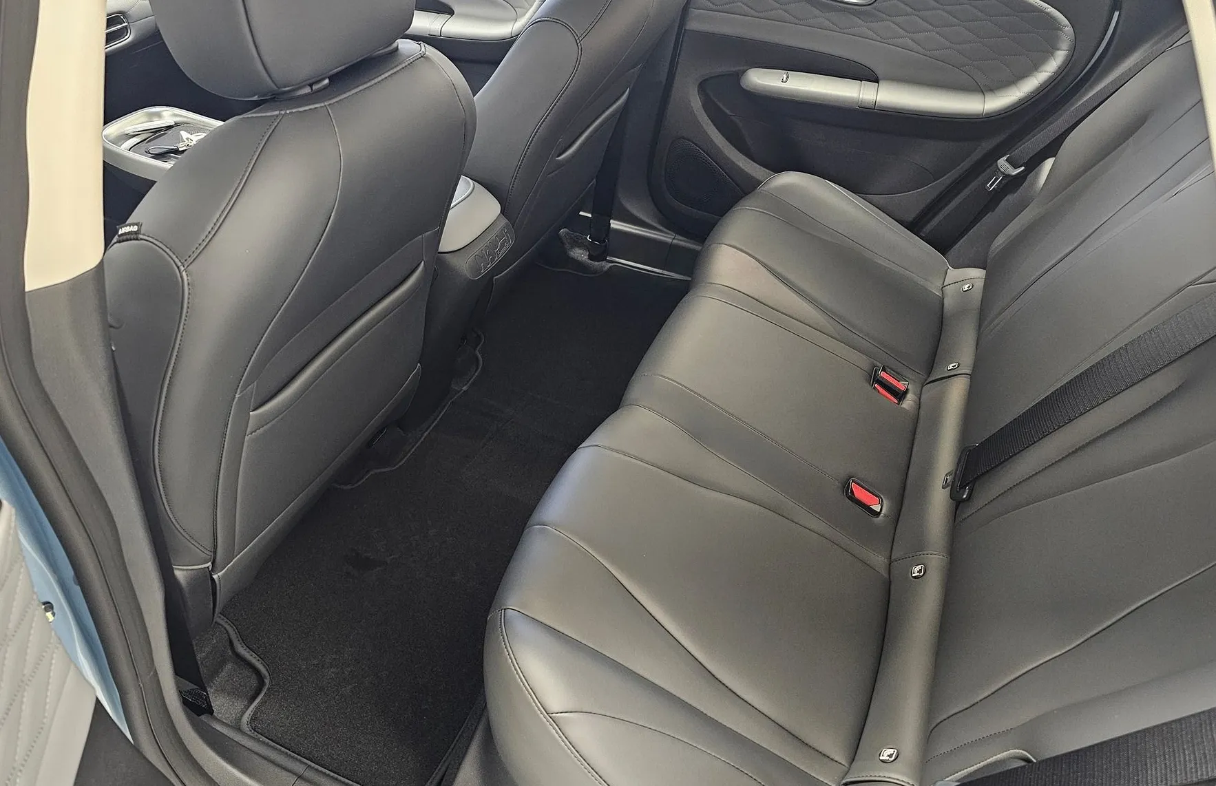 Zunanja slika - Dongfeng Box - 42.3 kWh 70 kW- Gray Black Interior - 6