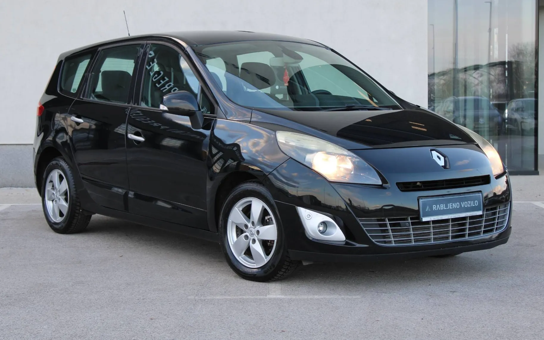 Zunanja slika - Renault Scénic - Grand Scenic Dynamique dCi 130 - 3