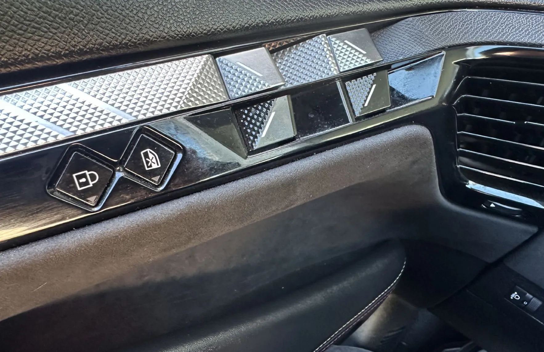 Zunanja slika - DS DS 4 - Performance Line Avt.KAMERA.NAVI.24 MES.JAMSTVO - 13