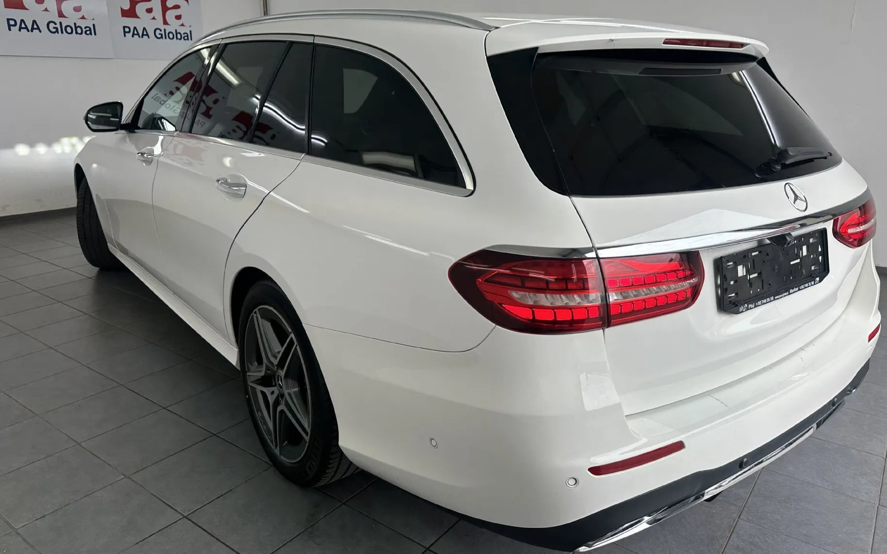 Zunanja slika - Mercedes-Benz E-Razred - E 220 d T AMG Line Avt.USNJE.KAMERA.LED.NAVI.KLJUK - 3