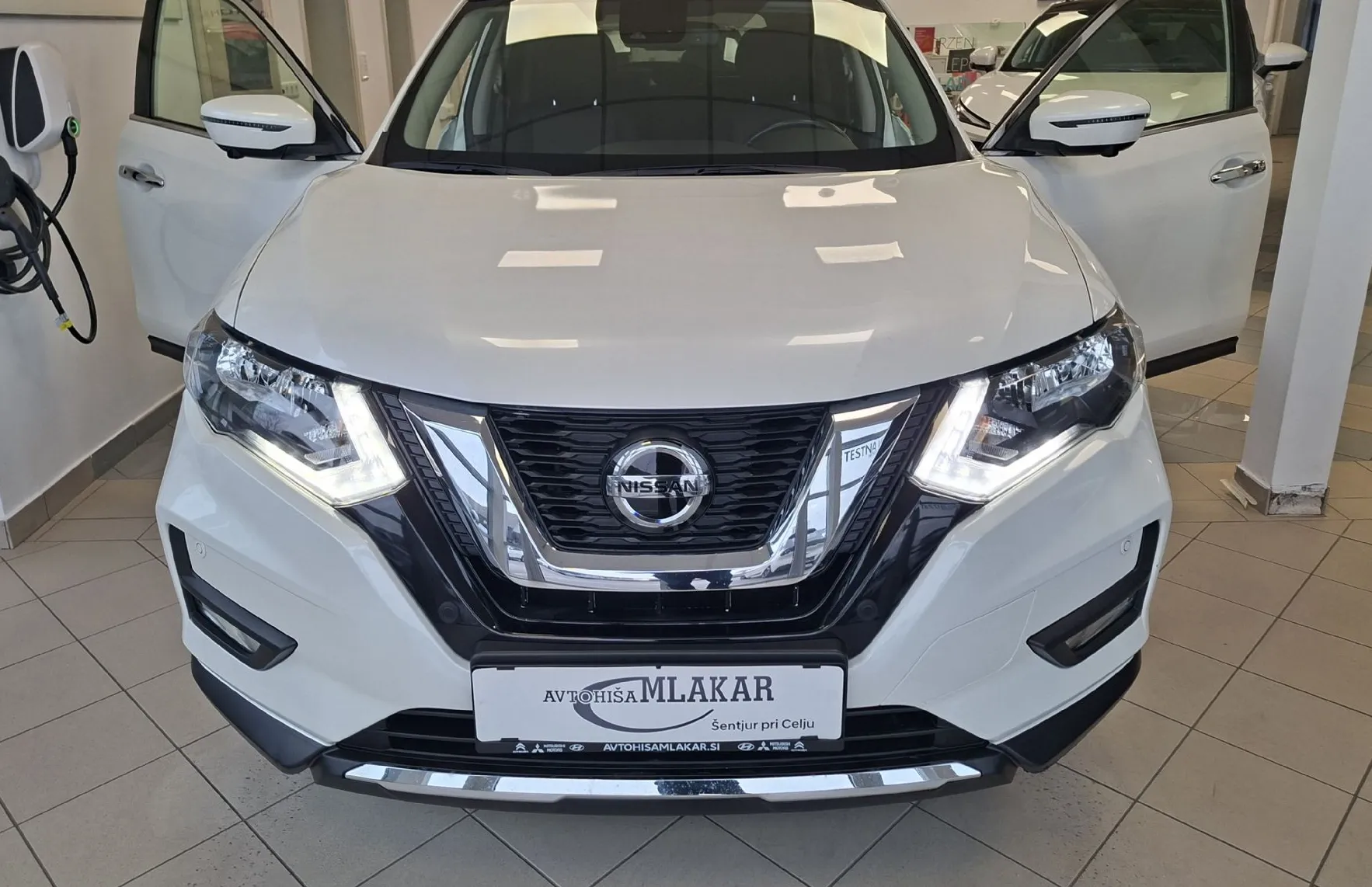 Zunanja slika - Nissan X-Trail - 1.3 DiG DCT N-Connecta-SLO-LED-KAMERA-NAVI- - 6
