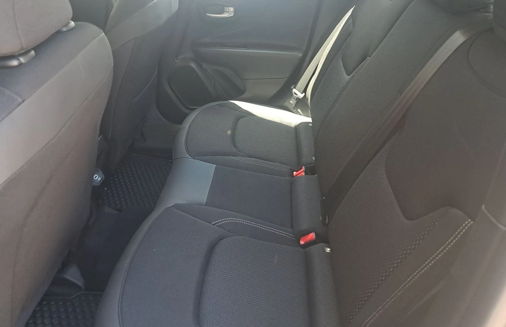 Zunanja slika - Jeep Renegade - 1.5 T4 e-Hybrid DCT - 11