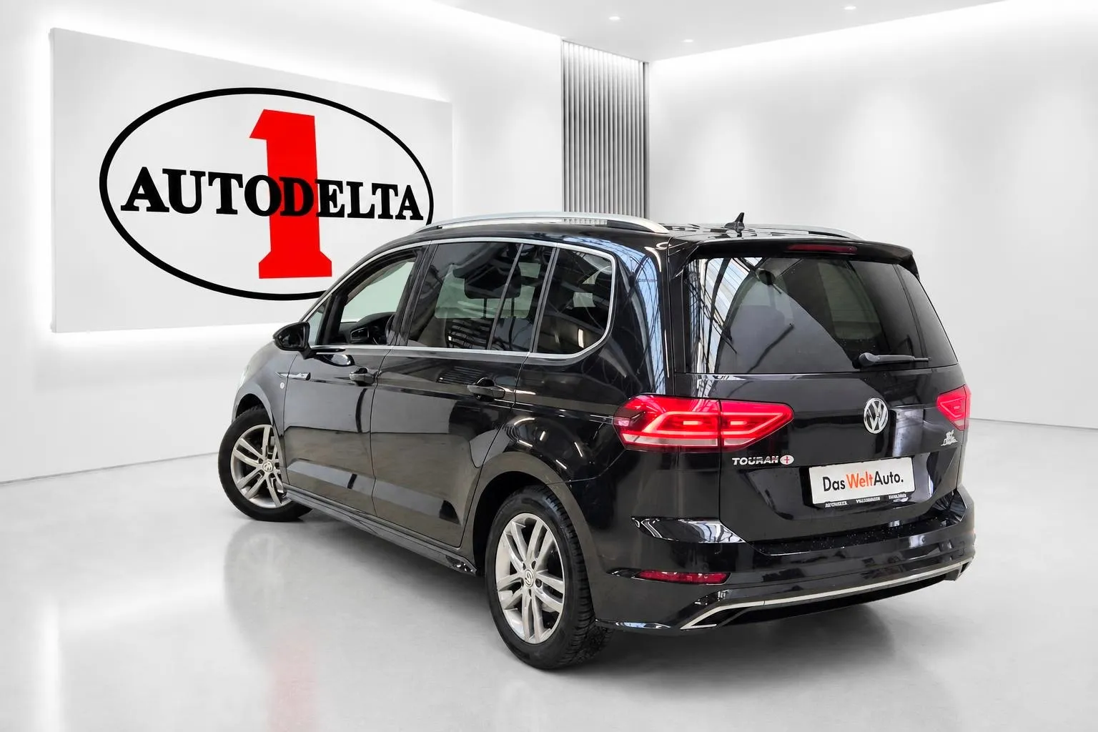 Zunanja slika - Volkswagen Touran - 1.6 TDI BMT R-Line - 4