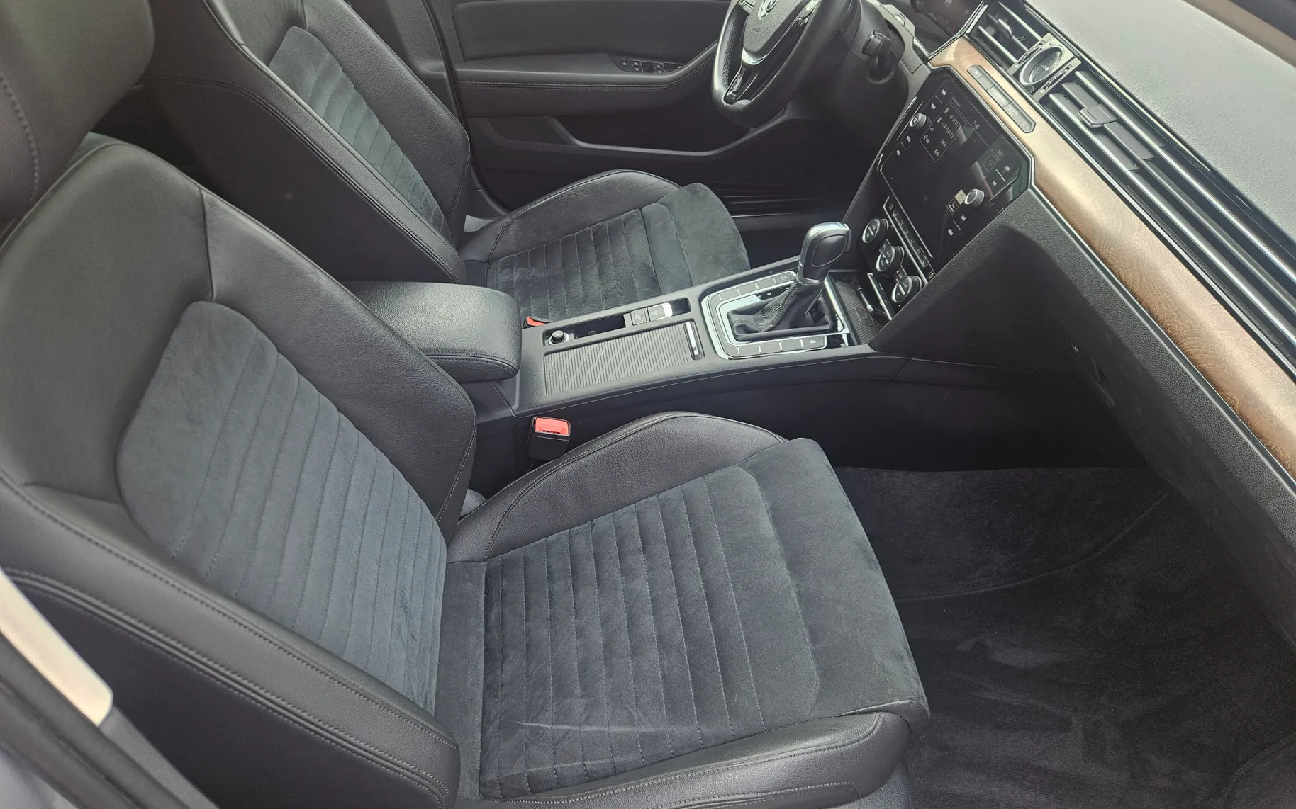 Notranja slika - Volkswagen Passat - Variant 2,0 TDI BMT Highline DSG - 11