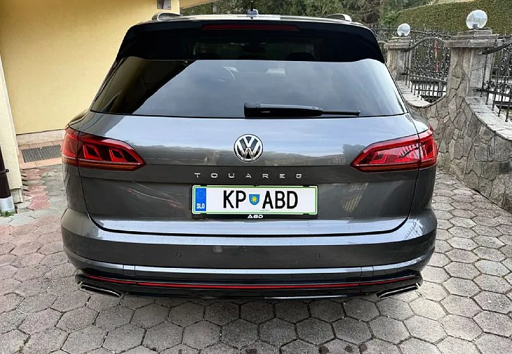 Zunanja slika - Volkswagen Touareg - 4motion V6 TDI R-LINE 1.LAST BLACK PANO LUFT H-UP - 5