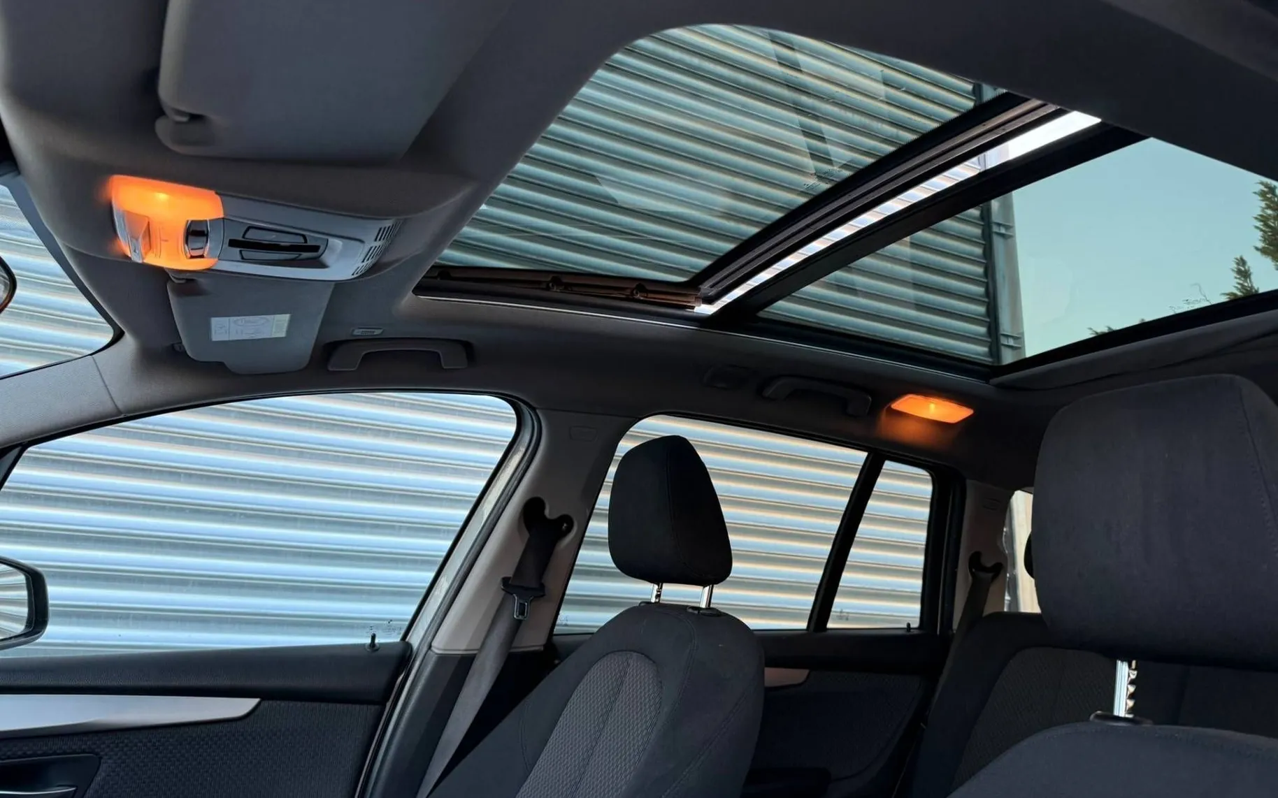Notranja slika - BMW serija 2 Gran Tourer: - 216d - 10
