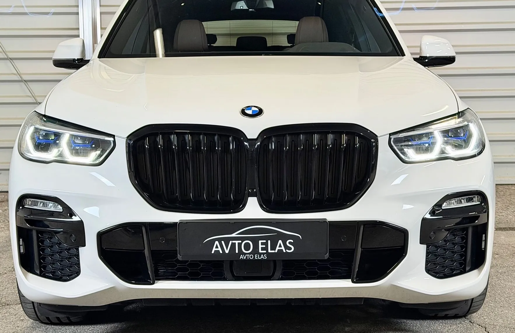 Zunanja slika - BMW X5 - serija : xDrive30D - ZRAČNO - LASER - PANO - KLJUKA - 2