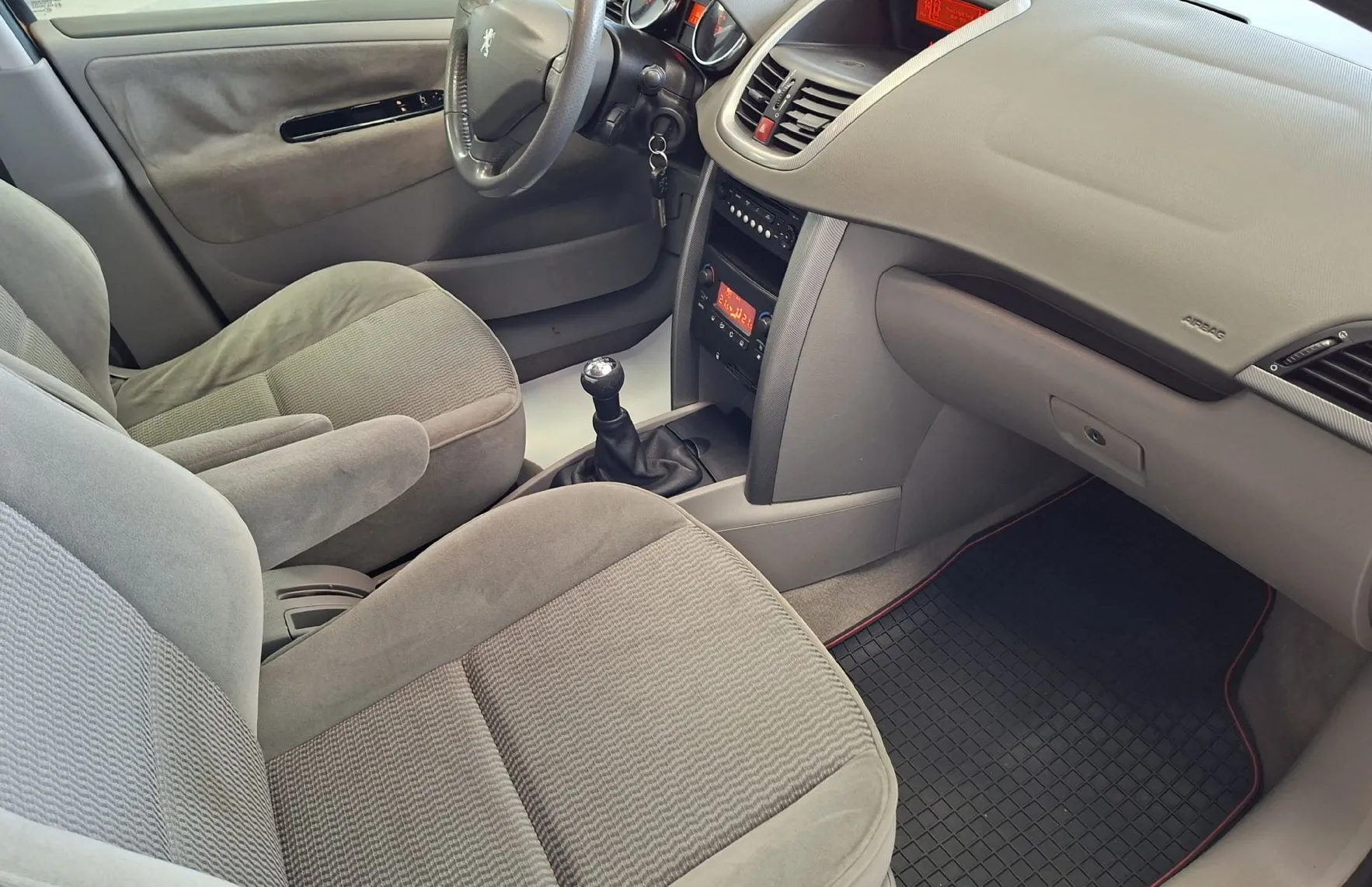 Zunanja slika - Peugeot 207 - PREMIUM 1.4 16V-HITRI KREDIT-ODLIČEN- - 8