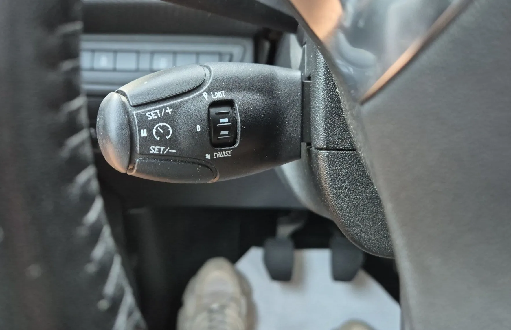 Zunanja slika - Peugeot 2008 - ACTIVE 1.6 VTi 120PS M5-SLOVENSKI-1.LASTNIK-VK - 15