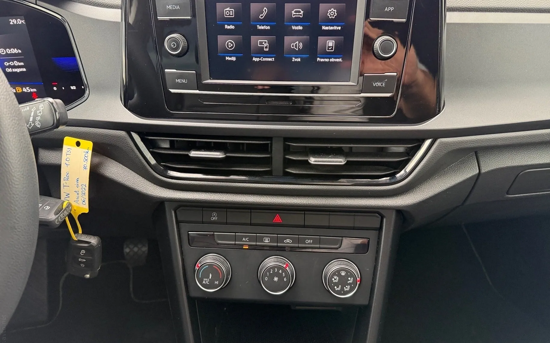 Notranja slika - Volkswagen T-Roc - 1.0 TSI BMT Life-LED-16 COL Alu-AppConnect.... - 9