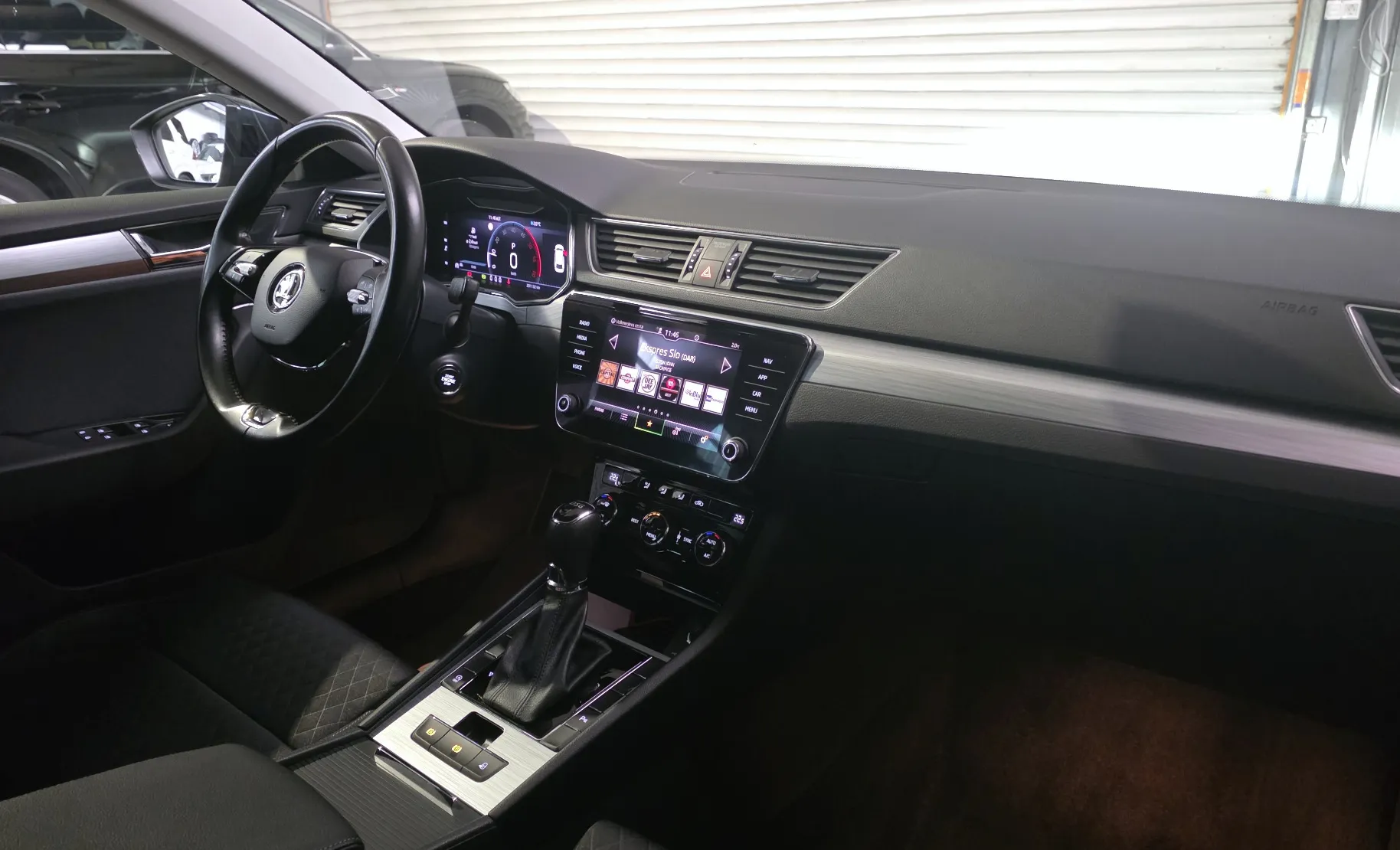 Zunanja slika - Škoda Superb - Combi 2,0 TDI DSG - 8