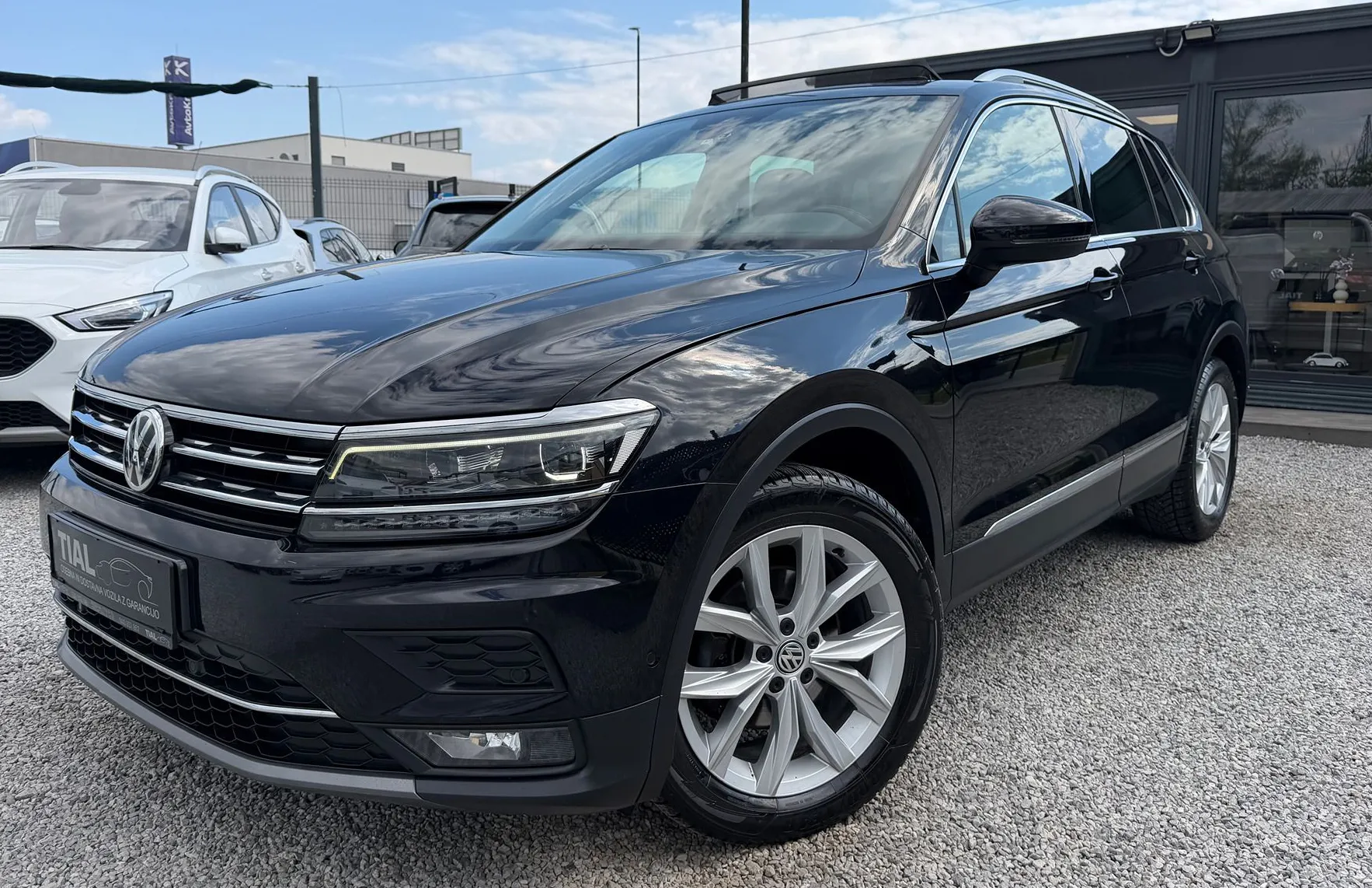 Zunanja slika - VW Tiguan - 2.0 TDI HIGHLINE-VIRTUAL-PANORAMA-NAVI-ACC-VEL.SER - 1