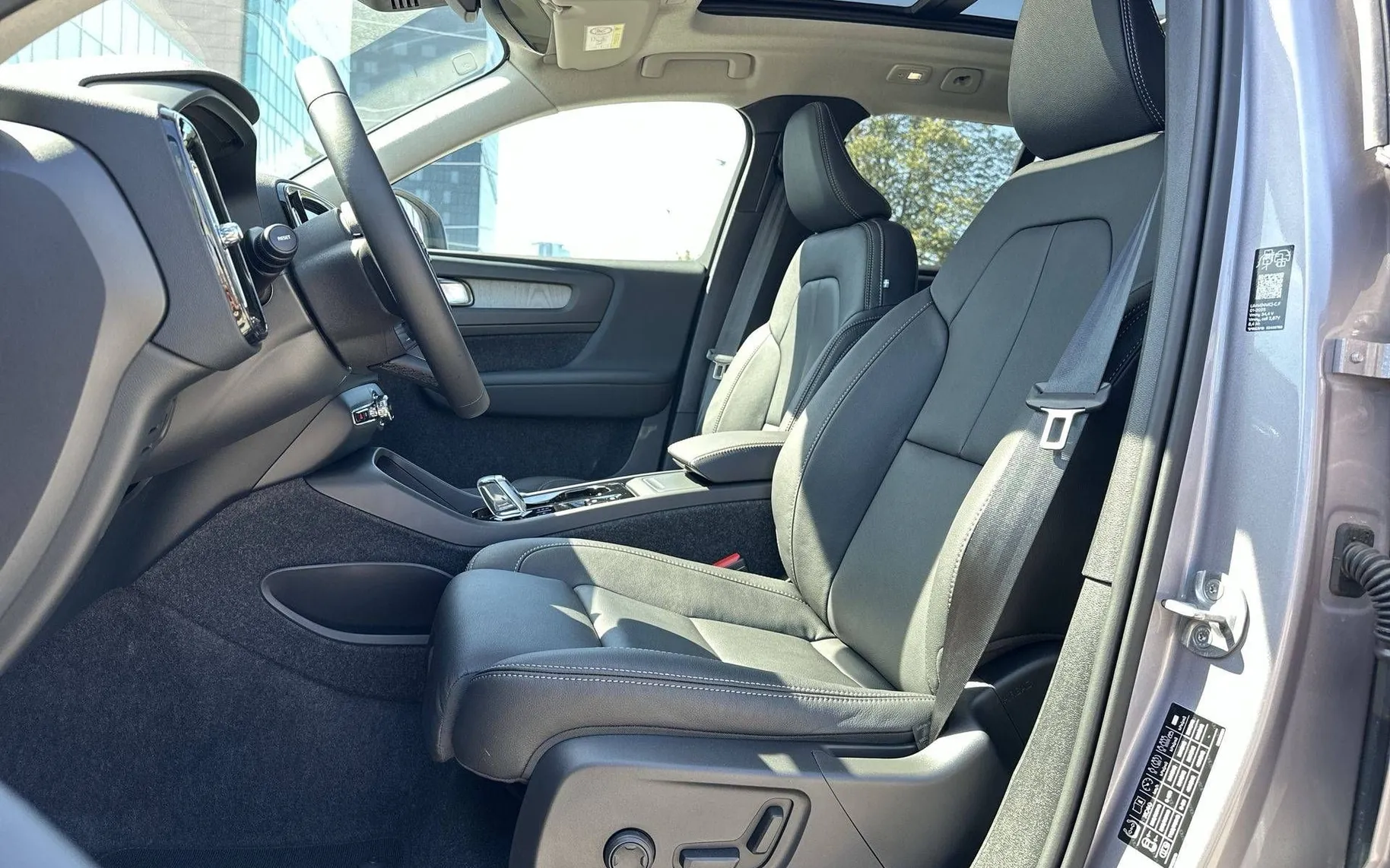 Notranja slika - Volvo XC40 - B4P Ultra Dark Avt. - 10