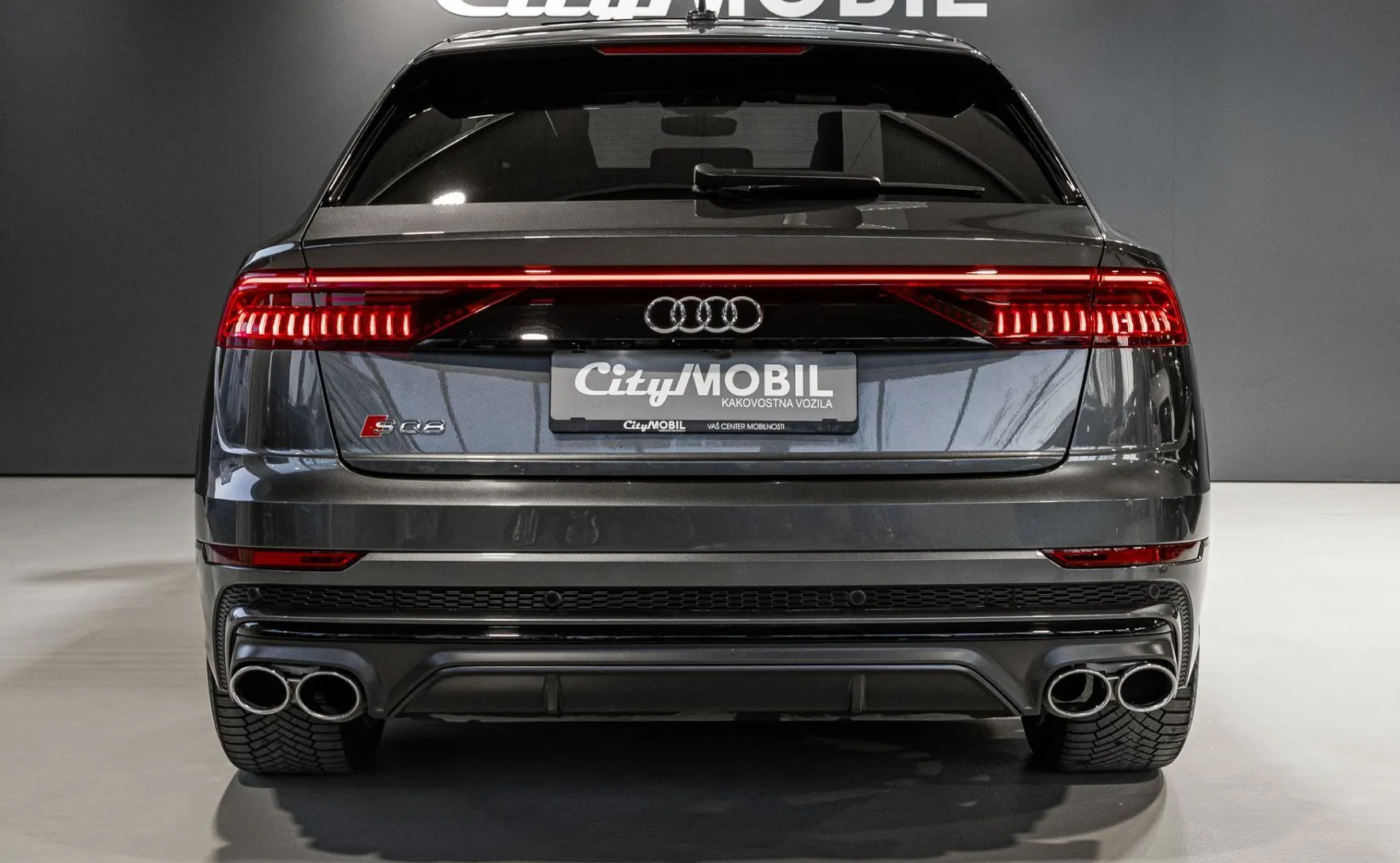 Zunanja slika - Audi SQ8 - MATRIX-KEYLESS-PANO-ZRAČNO-USNJE-VIRTUAL-HLAJ-22C - 17