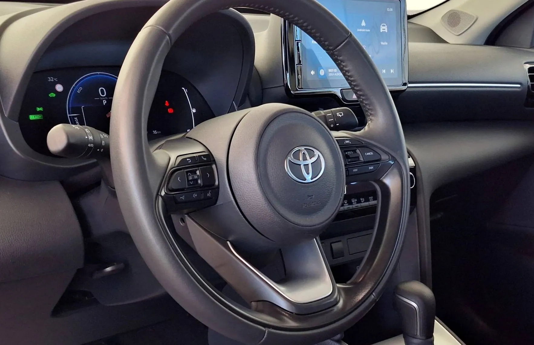 Zunanja slika - Toyota Yaris Cross - Hybrid 1.5 VVT-i Cool•Slovensko vozilo•1.lastnik• - 19