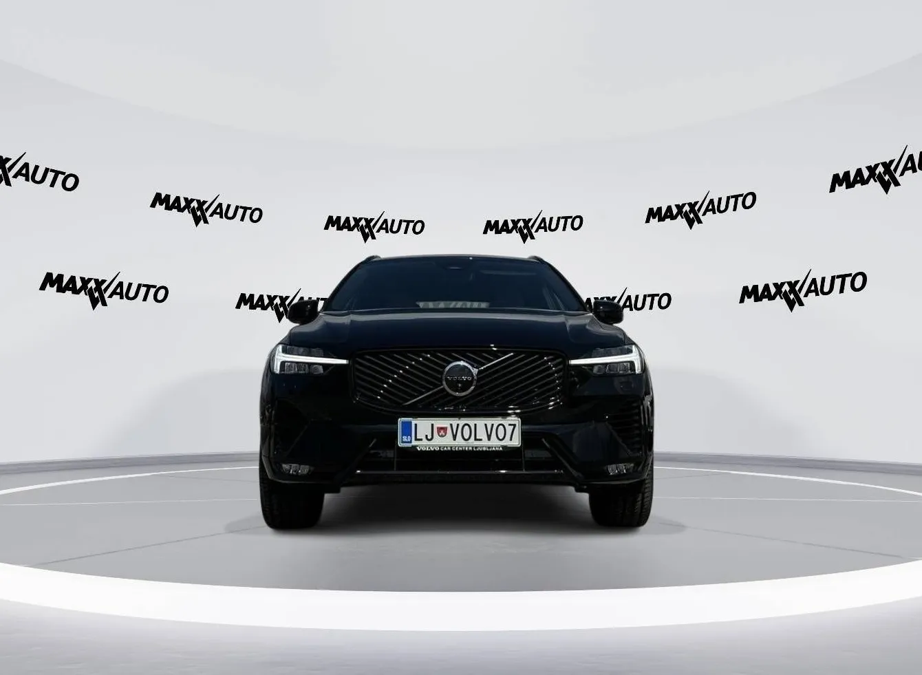 Zunanja slika - Volvo XC60 - B5 P AWD Plus Dark Avt. - 2