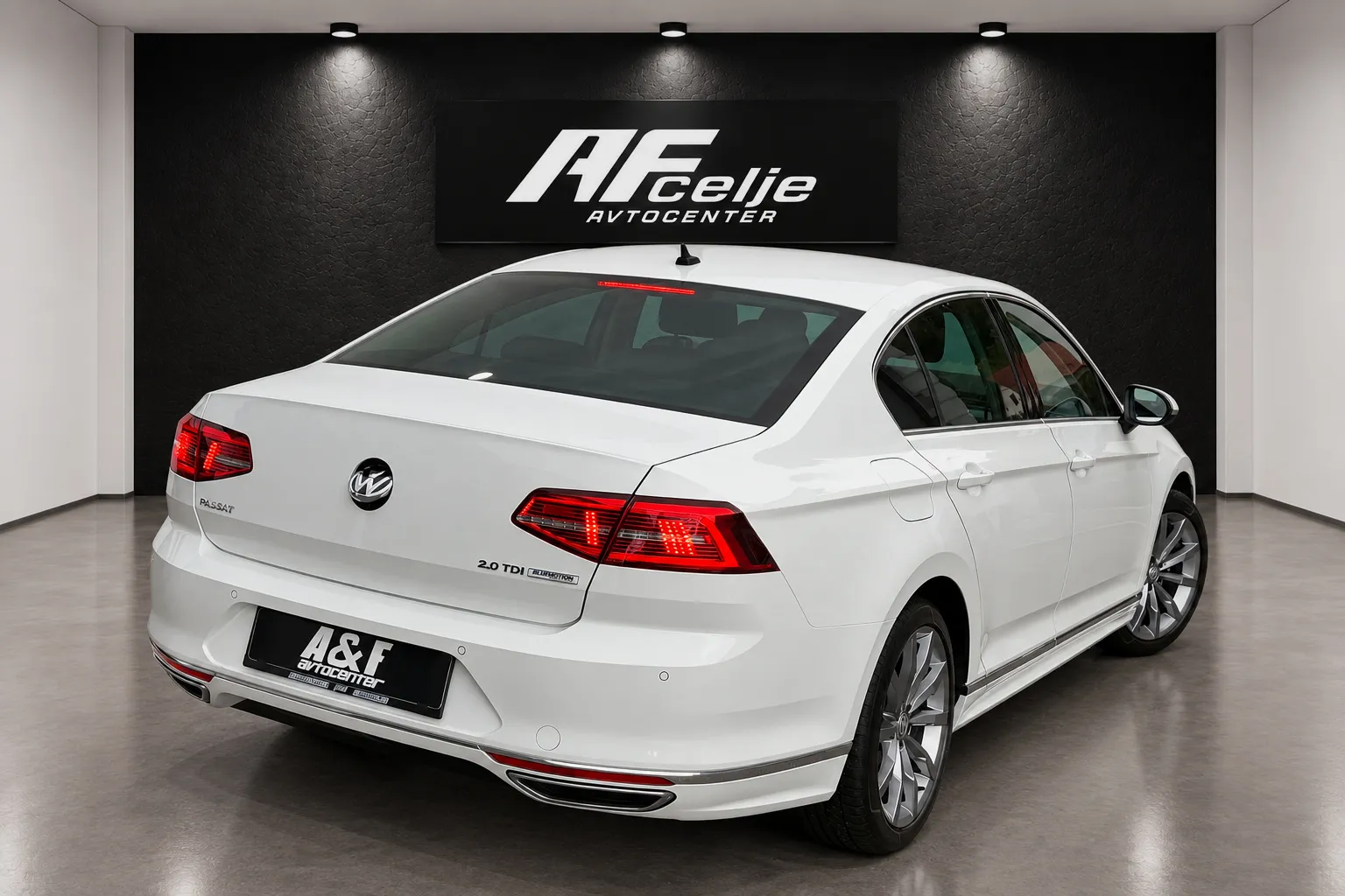 Zunanja slika - Volkswagen Passat - 2.0 TDI-R LINE-1 LASTNIK-FUL LED-LIZING ZA TUJCE- - 5