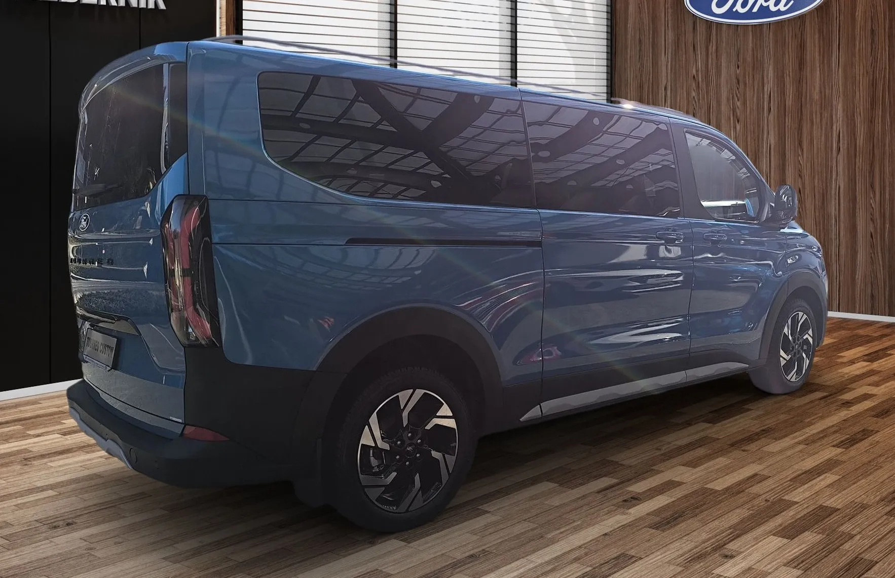 Zunanja slika - Ford Tourneo - Custom ACTIVE 2.0TDCi 170KM A8 L2-TOP OPREMA-SLUŽBENO VOZ - 4