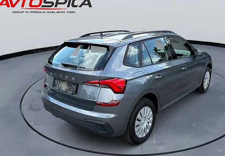 Zunanja slika - Škoda Kamiq - 1.0 TSI Essence DSG -1.LASTNIK -  NA OBROKE - - 4