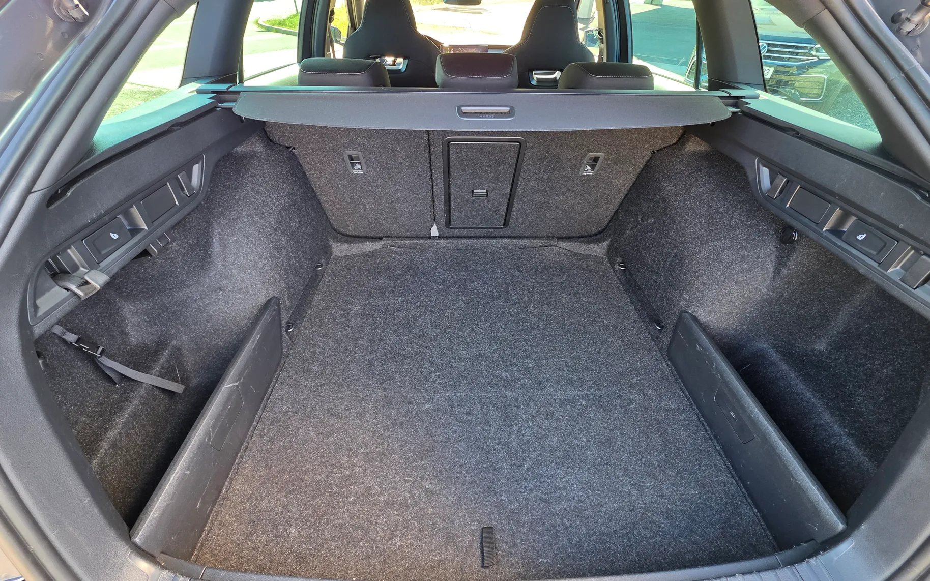 Notranja slika - Škoda Octavia - Combi 2.0 TDI Sportline DSG.MATRIX.HUD.AMBIENTAL. - 12