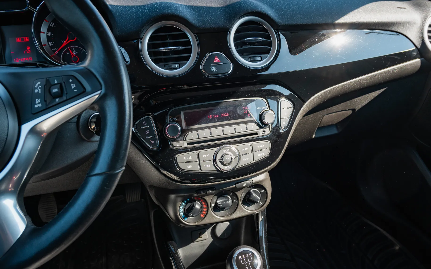 Notranja slika - Opel Adam - 1,4 Jam - 10