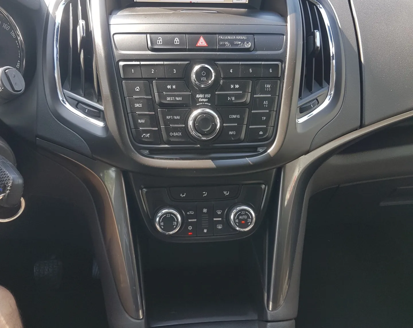 Zunanja slika - Opel Zafira - Tourer 1,6 CDTi Cosmo Start/Stop - 14
