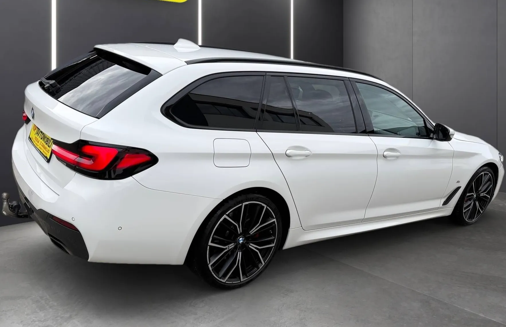 Zunanja slika - BMW Serija 5 - Touring: 540d xDrive M-PAKET LASER ACC KAM HUD NAVI KLJU - 7