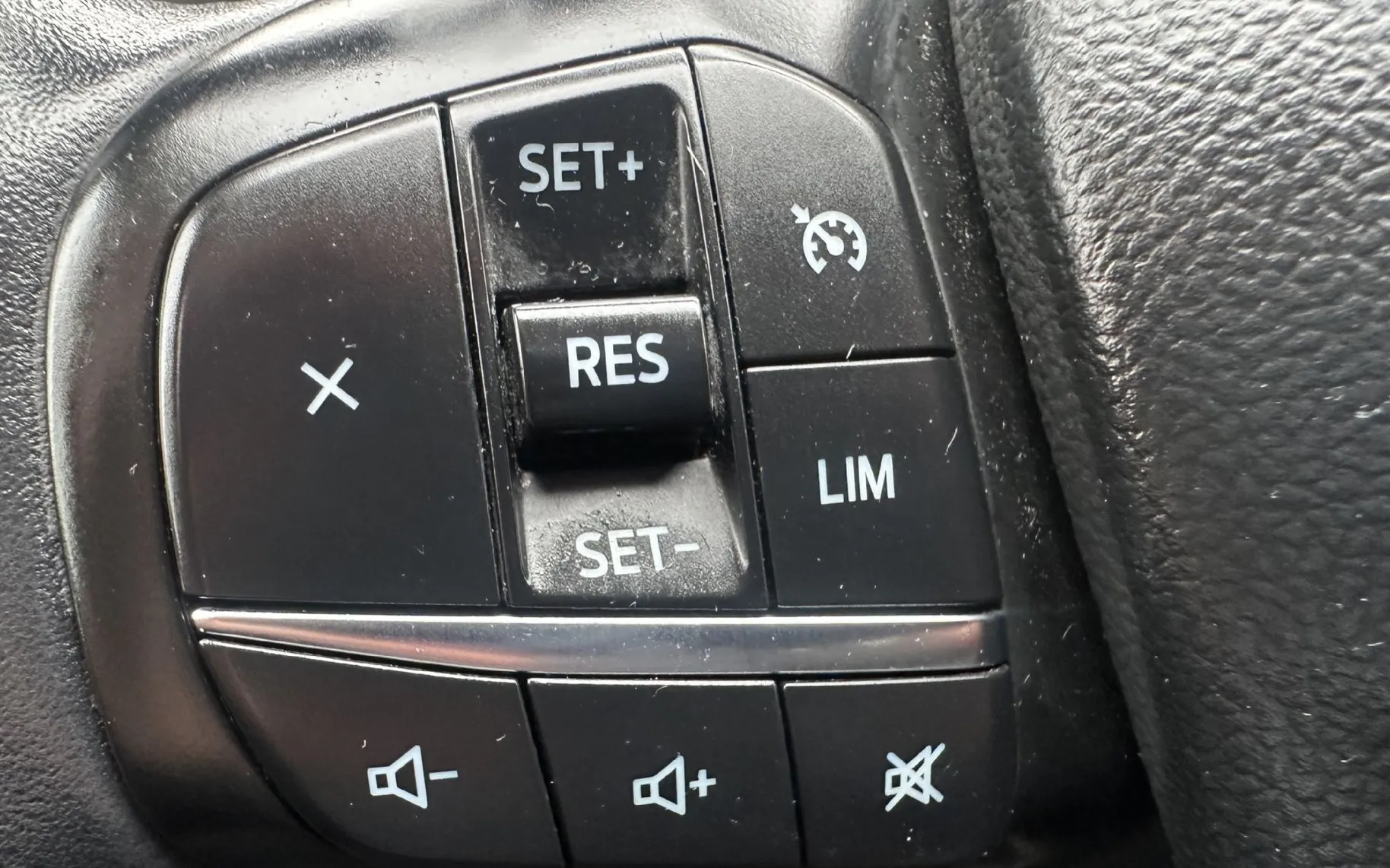 Zunanja slika - Ford Kuga - 2.5 190CV BVA6.KAMERA.NAVI.LED.ALU.2022.140 kw - 7