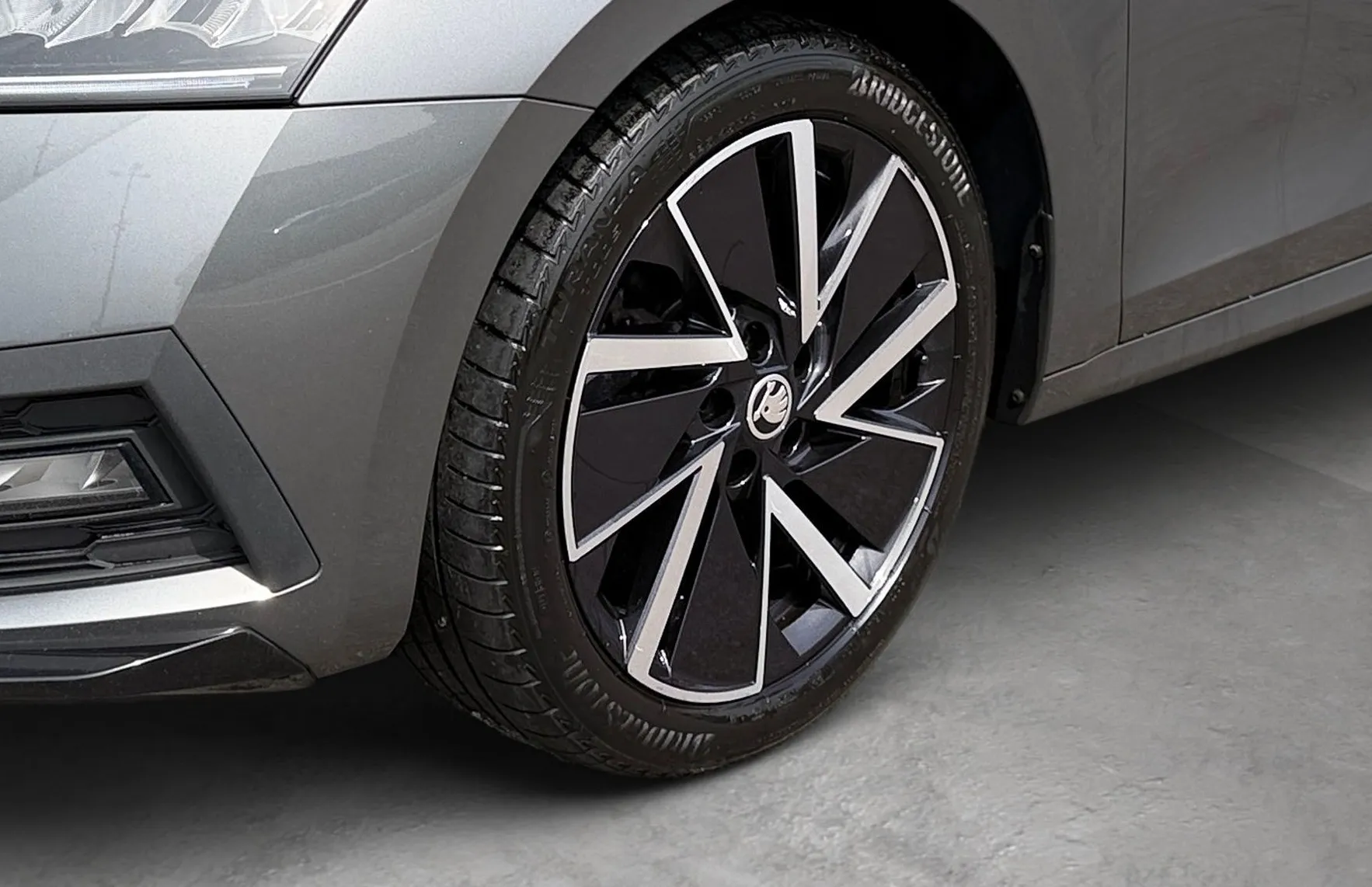 Zunanja slika - Škoda Octavia - Combi 2.0 TDI Sportline DSG-DCC-LED-Tempomat-PDC.. - 6
