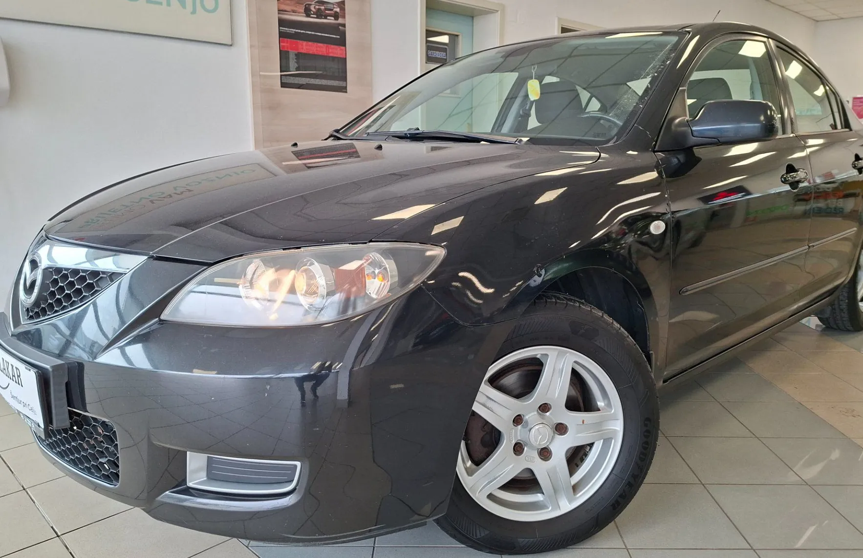 Zunanja slika - Mazda Mazda3 - Sport 1.6i-HITRI KREDIT-LEANPAY-ODLIČEN- - 2