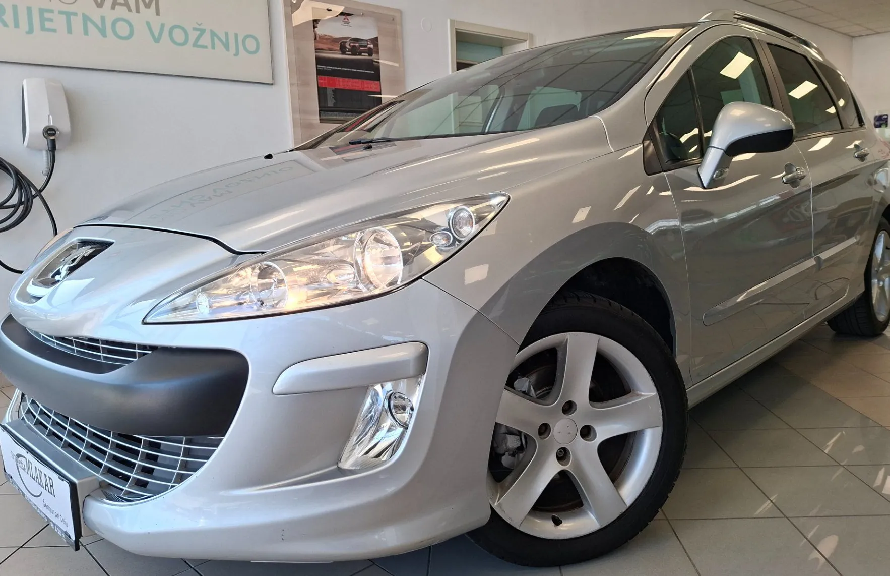 Zunanja slika - Peugeot 308 - SW Premium 1.6 HDi-HITRI KREDIT-ODLIČEN- - 2
