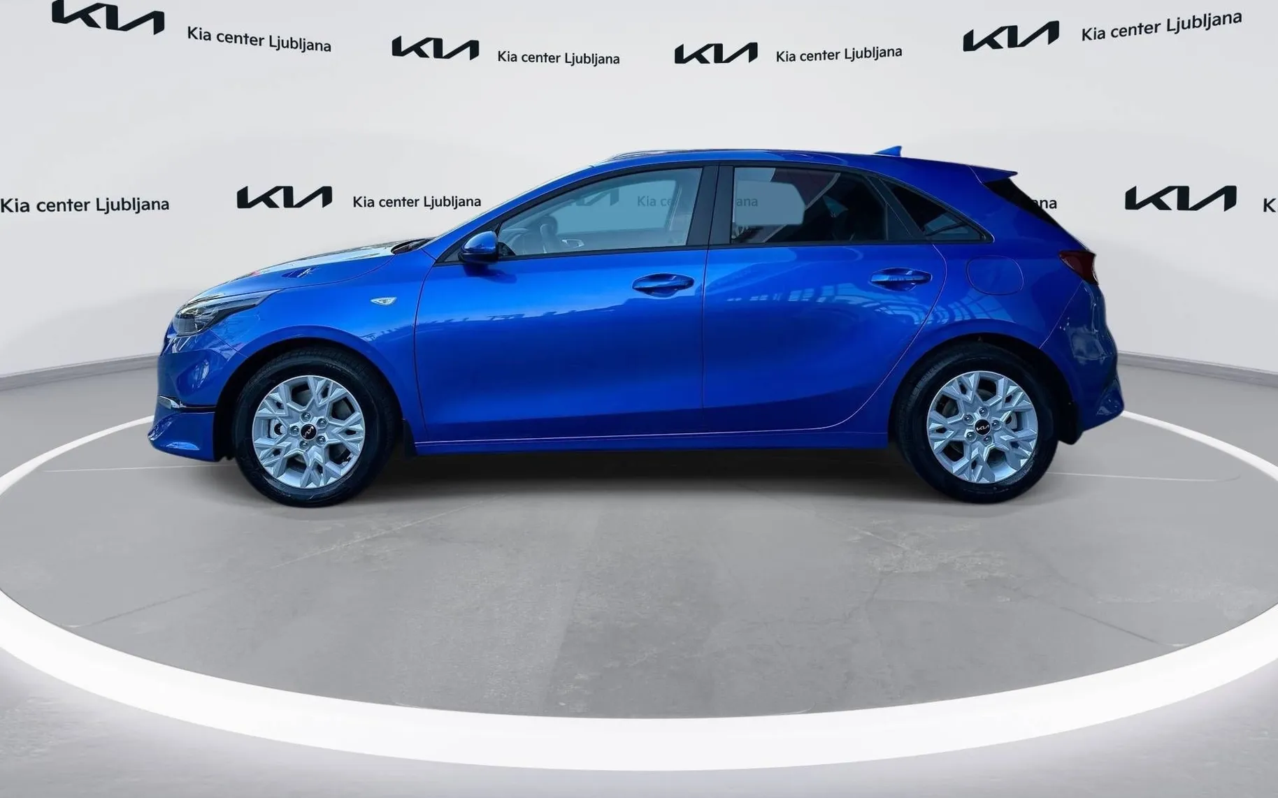 Notranja slika - KIA Ceed - 1.0 T-GDi EX Champion + ISG MT - 8