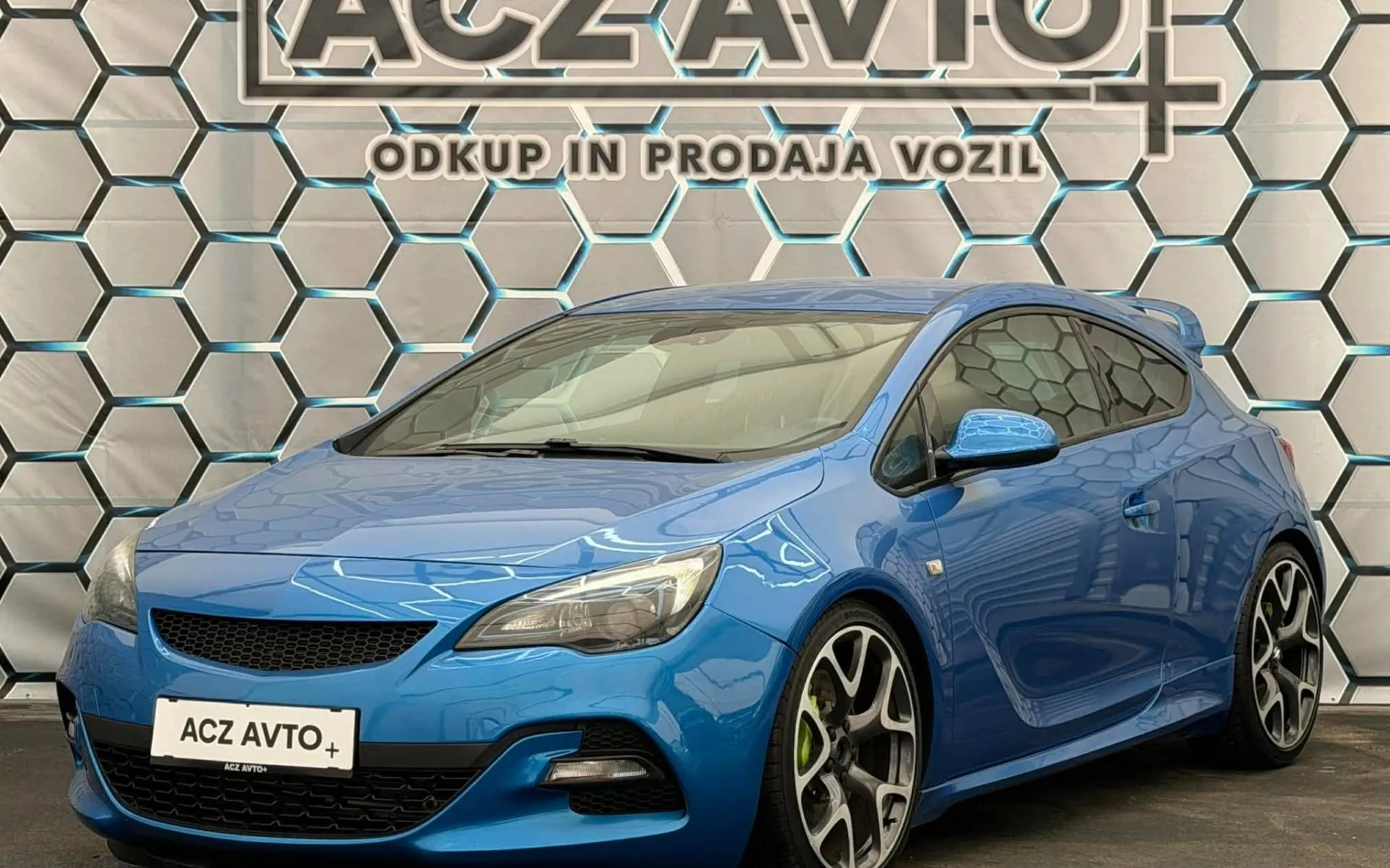 Zunanja slika - Opel Astra - 2.0 TURBO•OPC•GTC•LED•RECARO•INFINITY•PDC•ODLIČE - 3