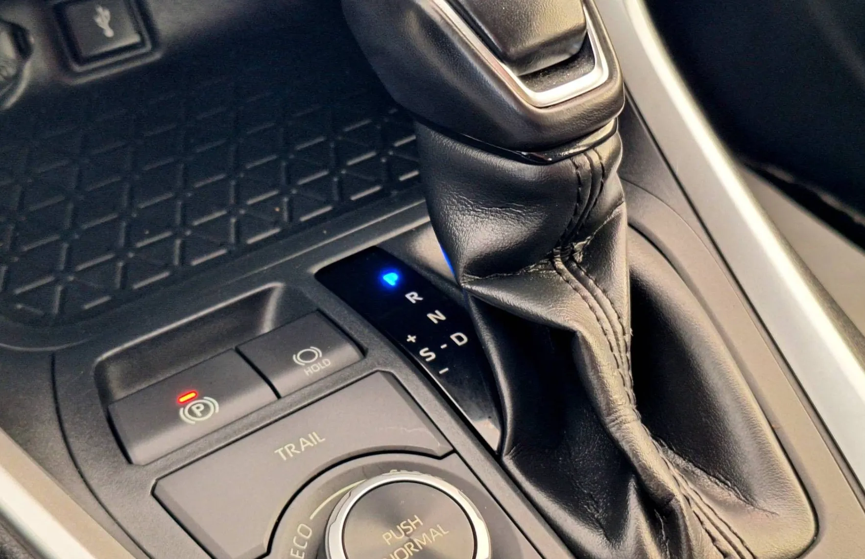 Zunanja slika - Toyota RAV4 - Hybrid AWD 2.5 Elegant Avt. - 15