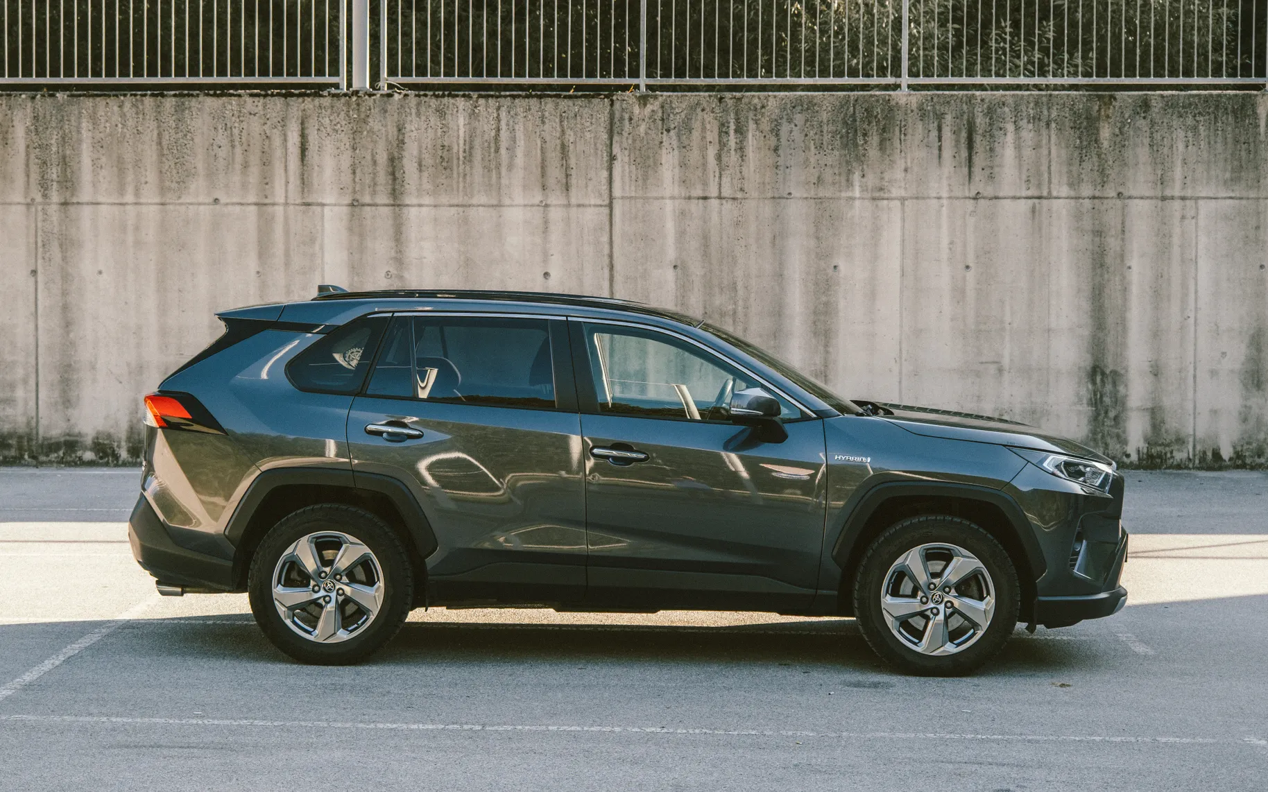 Zunanja slika - Toyota RAV4 - Hybrid AWD 2,5 Premium Avt. - 3