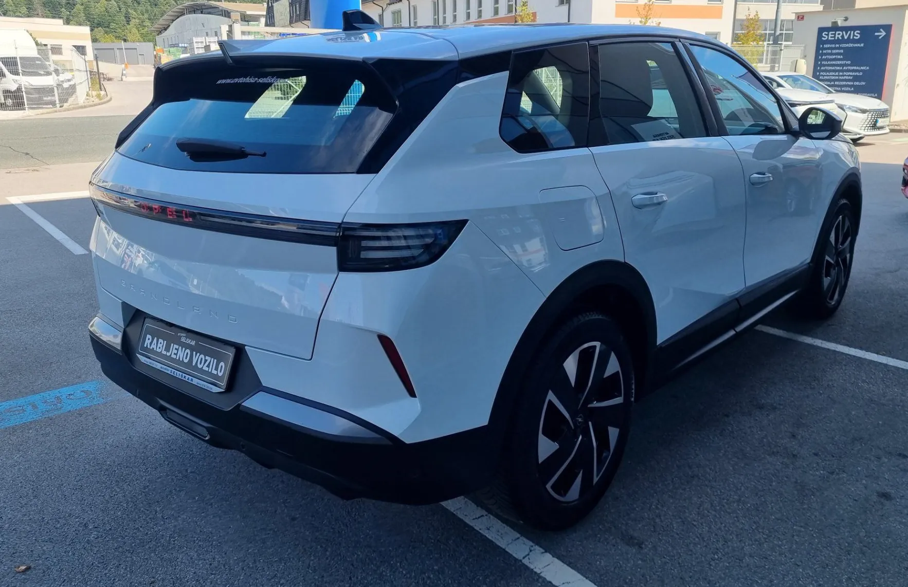 Zunanja slika - Opel Grandland - 1.2 MHEV Avtomatik - SAMO 28.780km - TOP OPREMA - 8