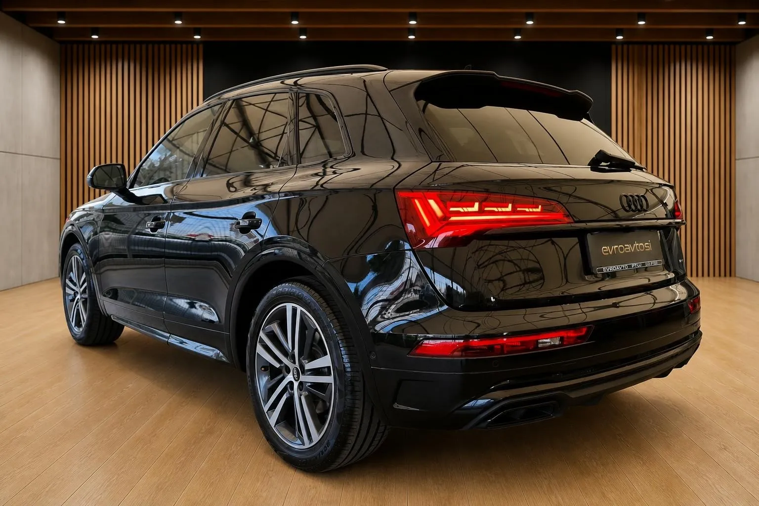 Zunanja slika - Audi Q5 - quattro 40 TDI S line•Zračno•Matrix•Pano•Webasto - 3