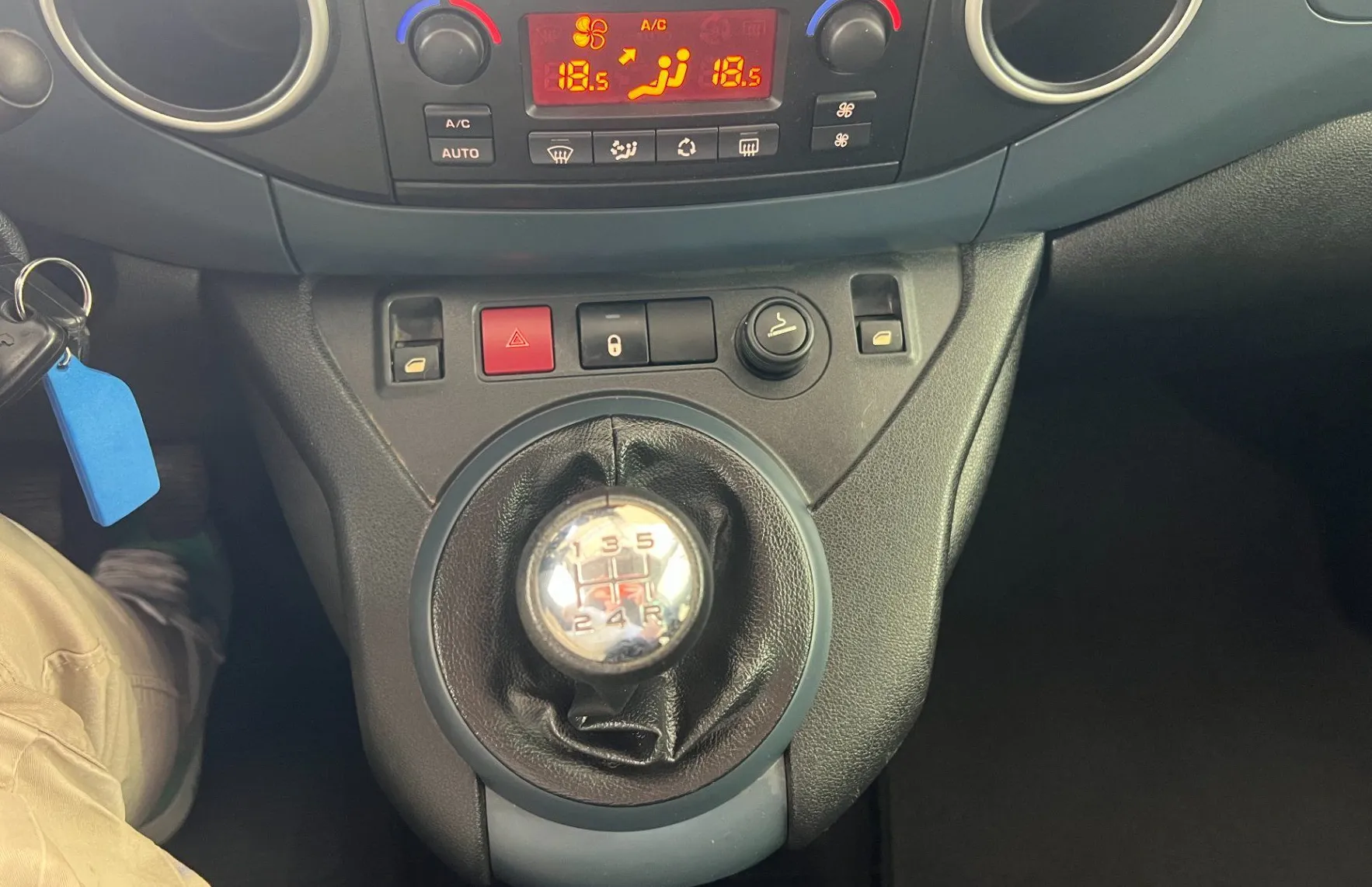 Zunanja slika - Peugeot Partner - Tepee 1.6 HDi FAP Family - 12