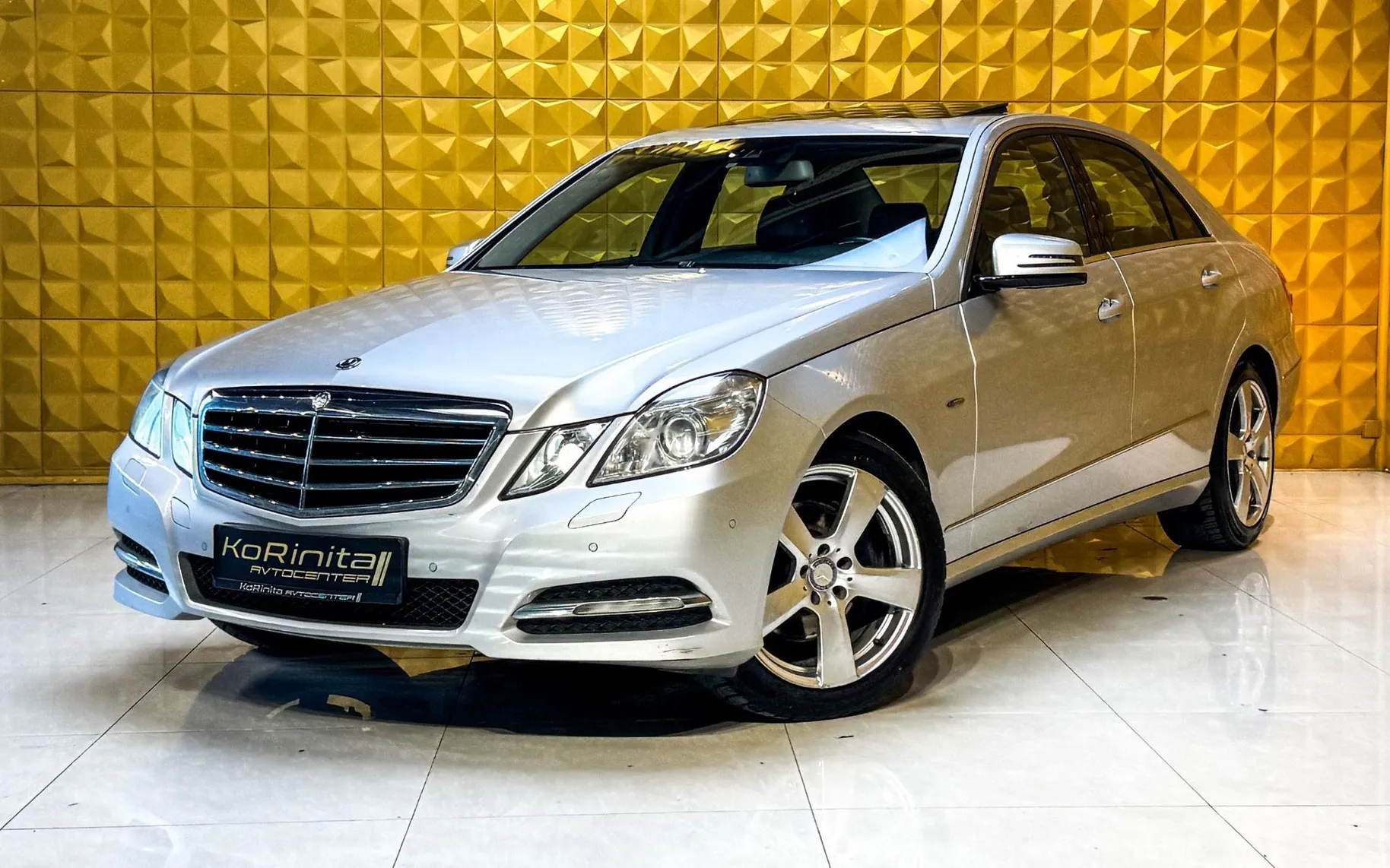 Zunanja slika - Mercedes-Benz E-Razred - E 220 CDI AUT.-PANO.-GRETJE-PDC-NAVI-F1... - 5