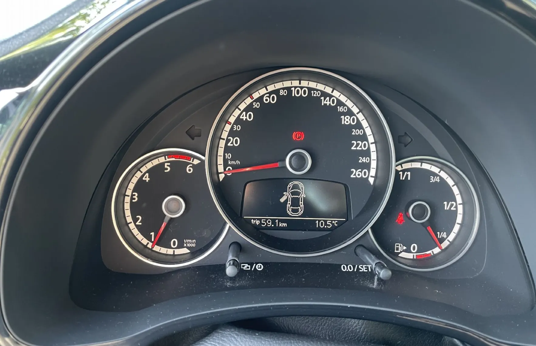 Zunanja slika - VW Beetle - NAVIGACIJA-TEMPOMAT-PARK SENZORJI-MULTIFUNKCIJA - 10