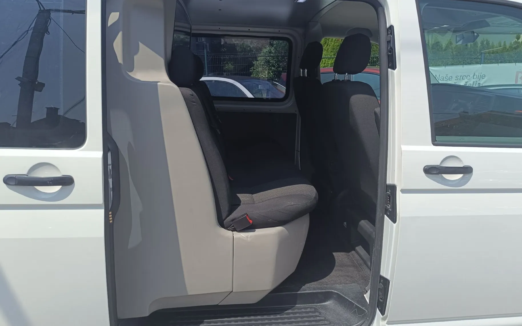 Zunanja slika - VW Transporter - VOLKSWAGEN  2.O TDI 5 SEDEŽEV. KLJUKA - 8