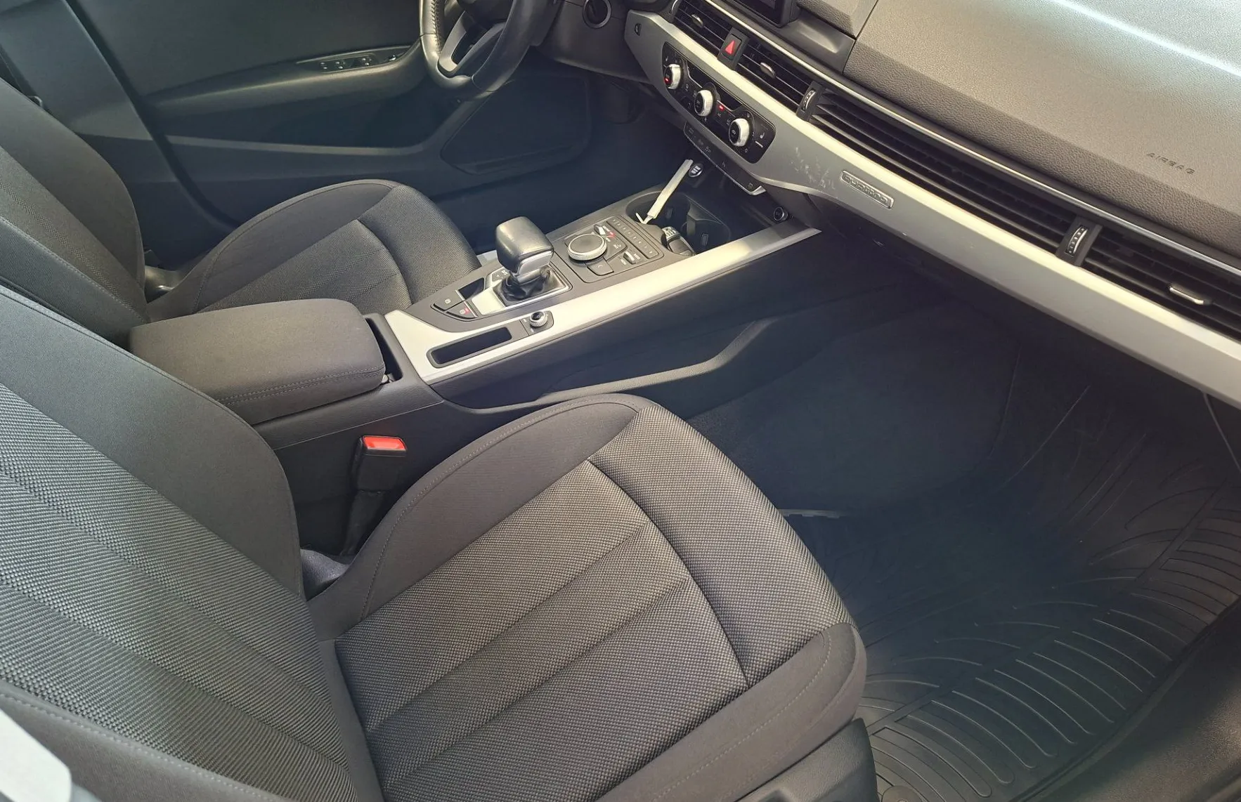 Zunanja slika - Audi A4 - Avant quattro 2.0 TDI-LED-NAVI-KAMER-PDC-VLEČNA-ODLIČEN- - 9