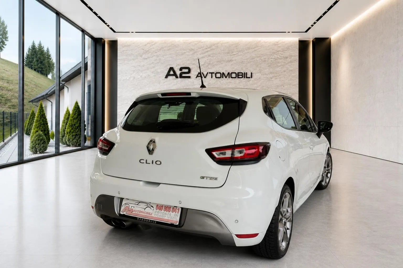 Notranja slika - Renault Clio - TCe 120 GT-LINE-SLOVENSKI-LED-NAVI-ALU-PDC-... - 8