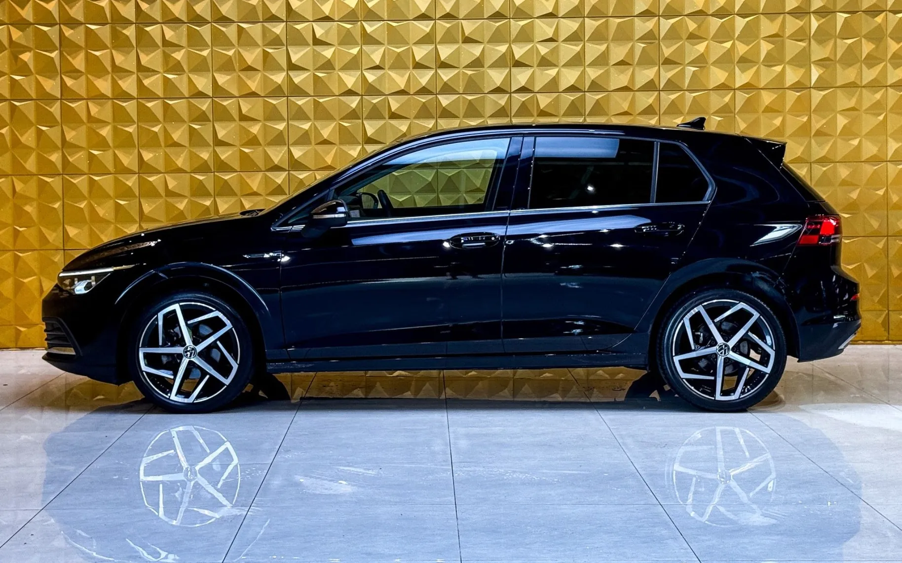 Zunanja slika - Volkswagen Golf - 2.0 TDI AUT.-LED-VIRTUAL-MASAZA-MEMORY-GRETJE - 6
