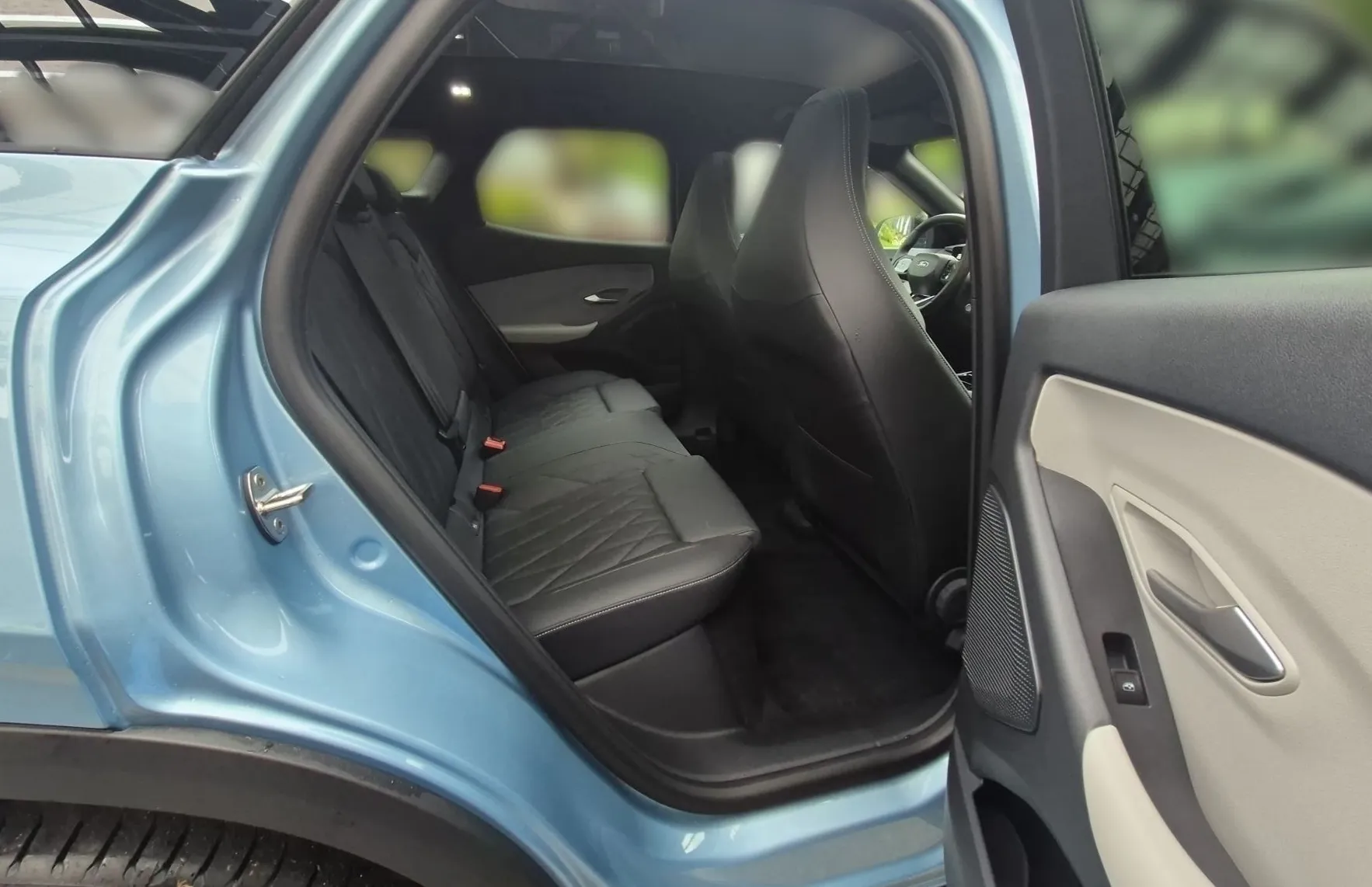 Zunanja slika - Ford Explorer - EV PREMIUM 286PS 77kWh RWD-NA ZALOGI-DOBAVA TAKOJ - 12