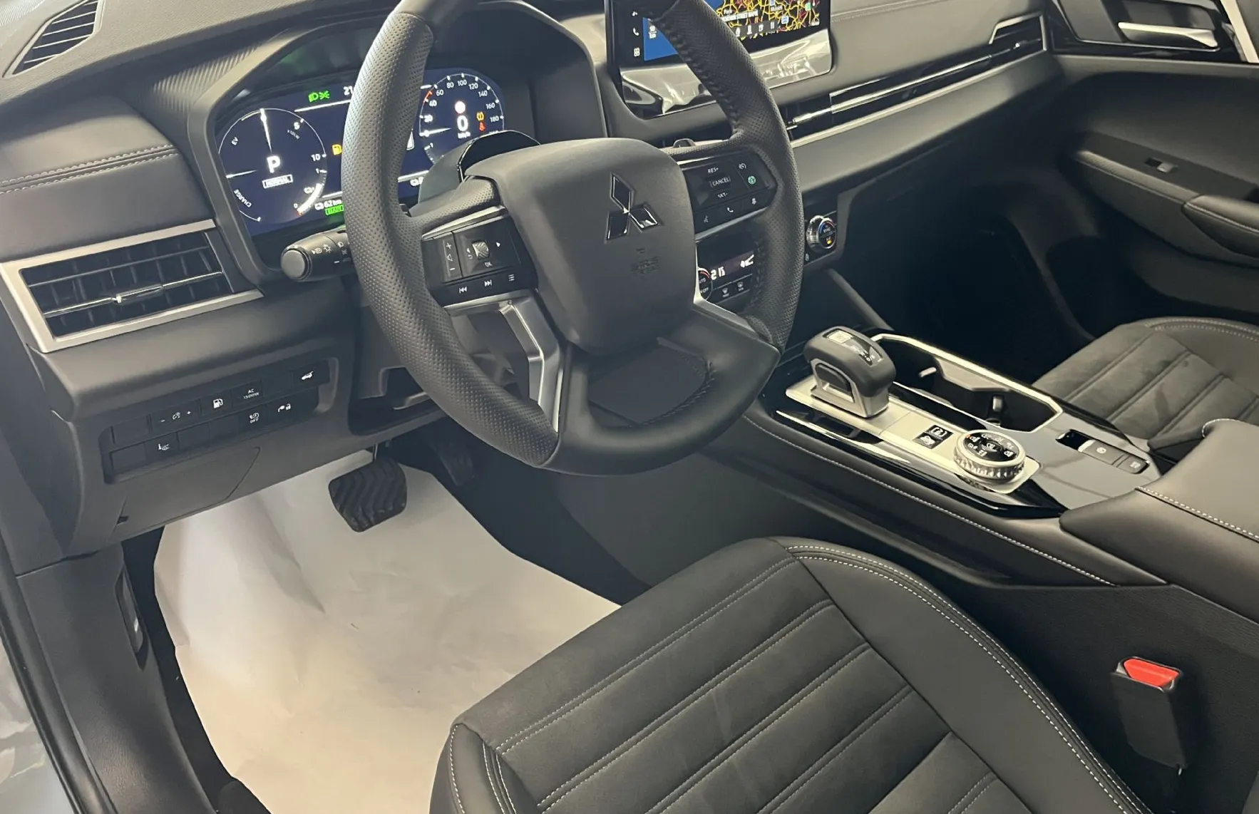 Zunanja slika - Mitsubishi Outlander - 2.4 PHEV Intense Auto - 7.000 EUR AKCIJA - - 7
